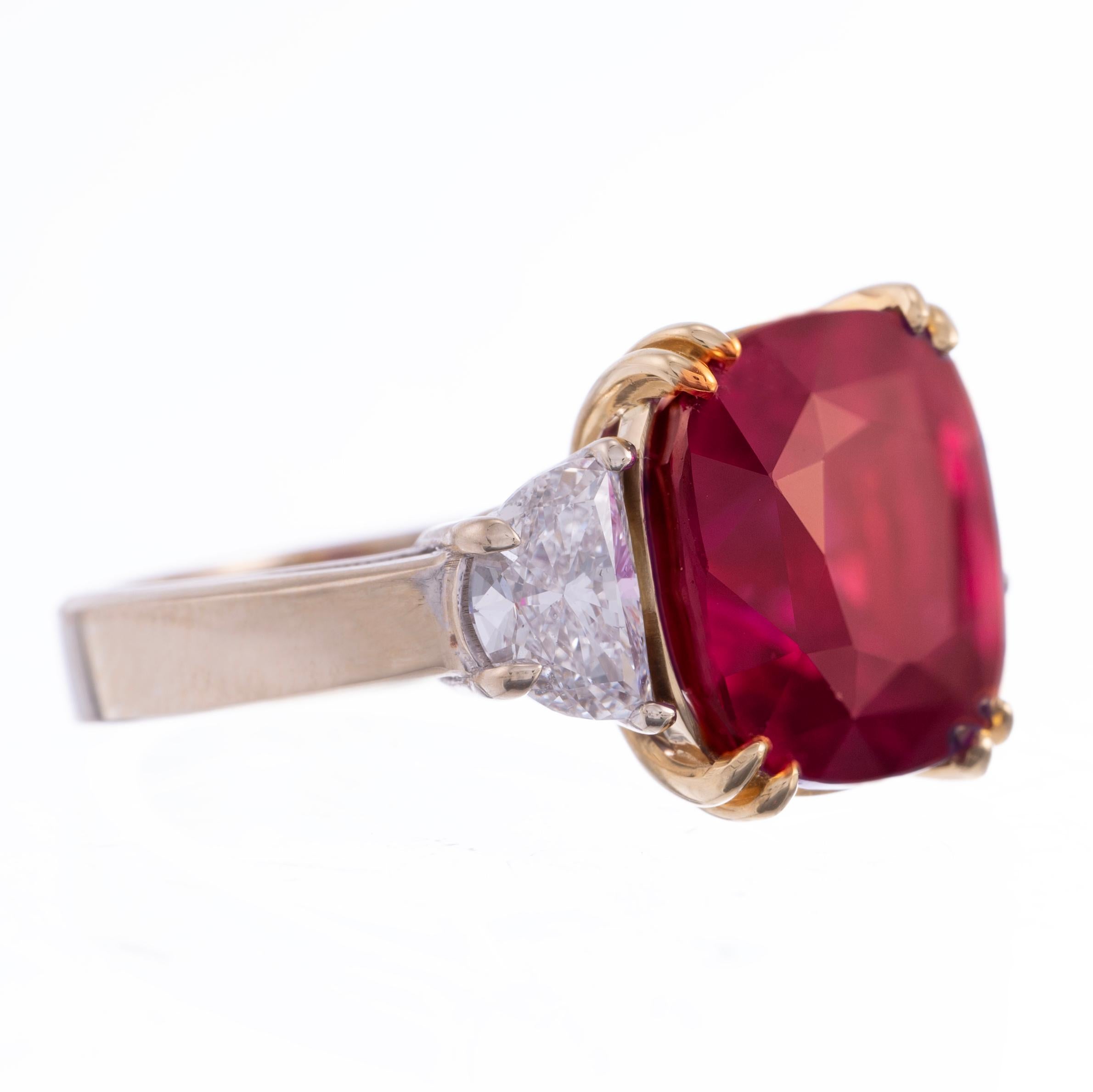 10,00 Karat GIA Mosambik Rubin & Halbmond Diamantring 18K Gelbgold (Halbmondschliff) im Angebot
