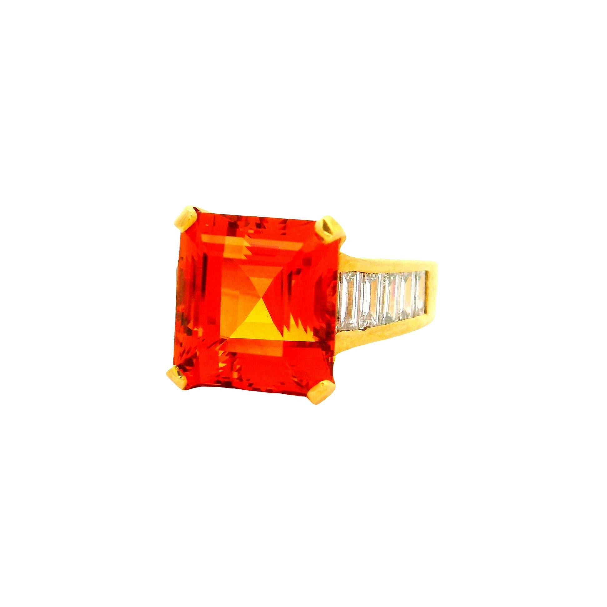 Contemporary 10.00 Carat Imperial Topaz Diamond 18k Yellow Gold Ring For Sale