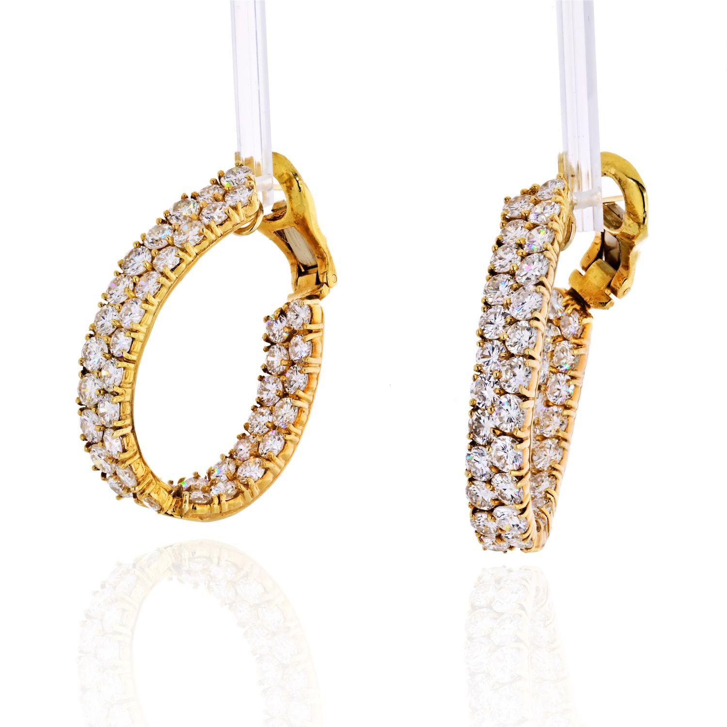 Twist show inside out 18K yellow gold hoop earrings with a glam like sparkle. Impressive number of diamonds of a 0.06ct and above each. You know what that means... Fire! 
Length: about 30mm;
Width: about 20mm;
Diamond total weight: about 10