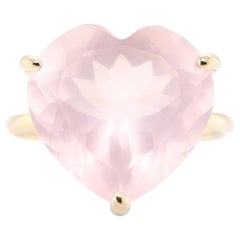 Retro 10.00 Carat Natural Heart-Cut Rose Quartz Cocktail Ring set in 18K Gold