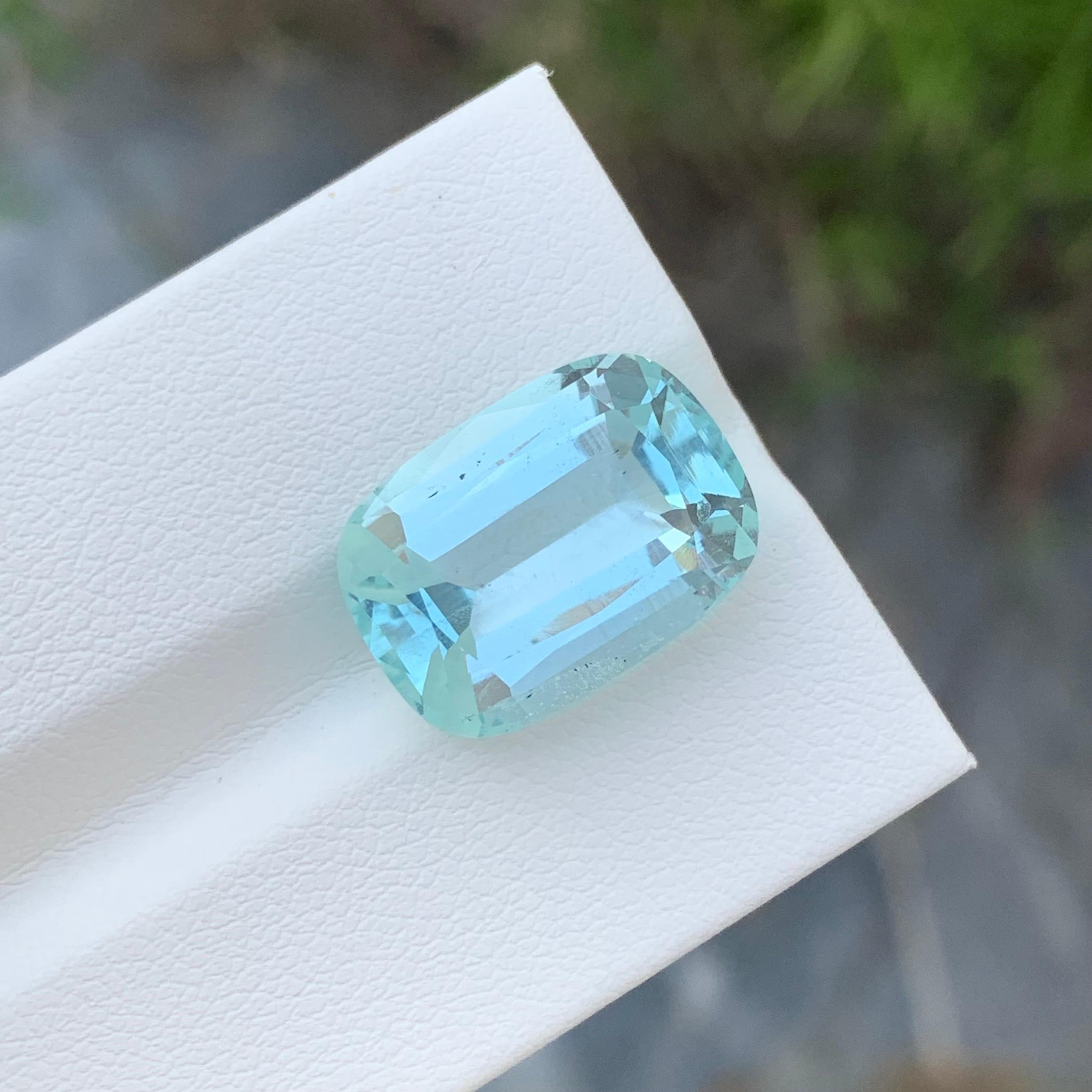10 Carat Natural Loose Aquamarine  Cushion Shape For Necklace Gem In New Condition For Sale In Peshawar, PK