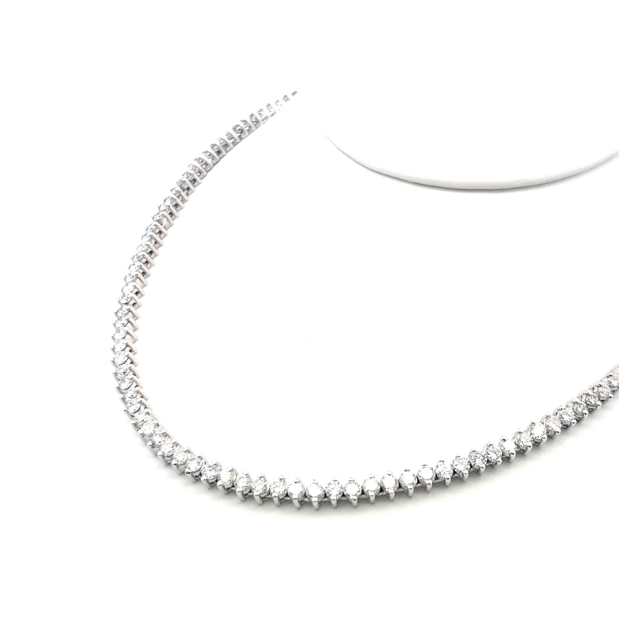 Titolo:
10,00 Carati Rotondo Brillante G VS Diamante 18 Karati Oro Bianco Collana Riviera
Stile:
Riviera
Metallo:
Oro bianco 18 carati
Gemma 1:
Diamante da 10 carati
Numero di pietre:
136
Colore:
G
Chiarezza:
VS
Forma:
Brillante rotondo
Peso:
39,4