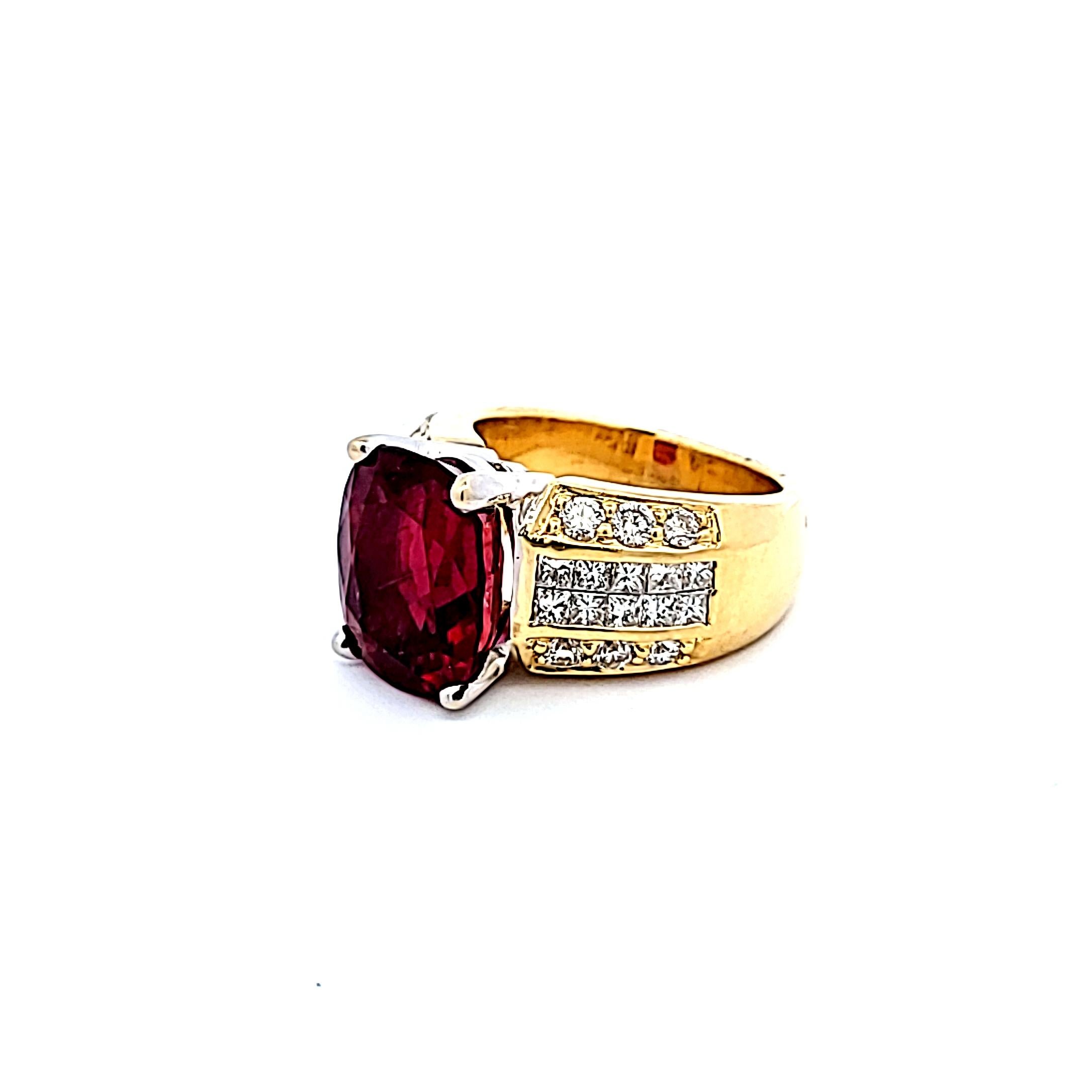 10.00 Carat Tourmaline 1.65 Carat Diamond 18 Karat Yellow Gold Gems Stone Ring For Sale 5