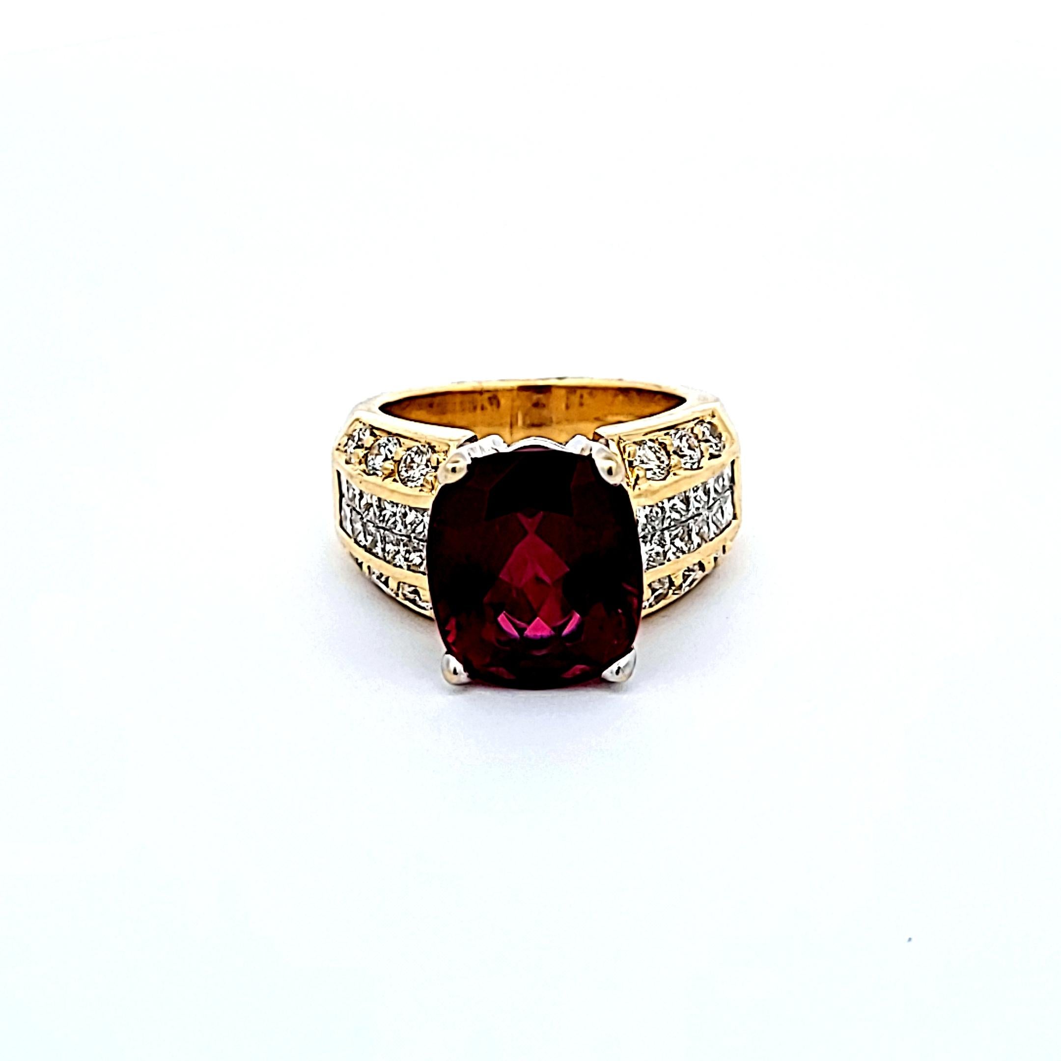 Cushion Cut 10.00 Carat Tourmaline 1.65 Carat Diamond 18 Karat Yellow Gold Gems Stone Ring For Sale