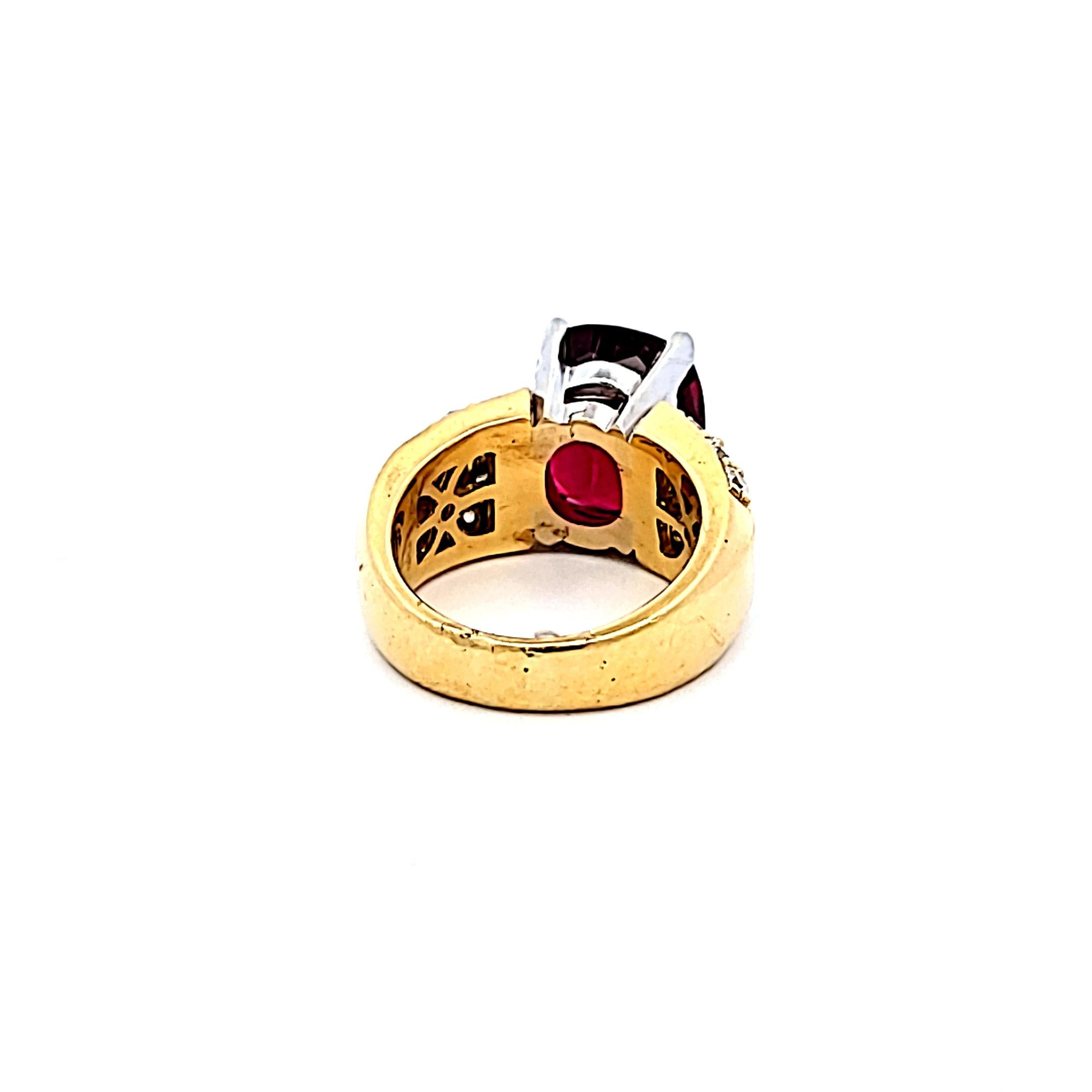 10.00 Carat Tourmaline 1.65 Carat Diamond 18 Karat Yellow Gold Gems Stone Ring For Sale 2