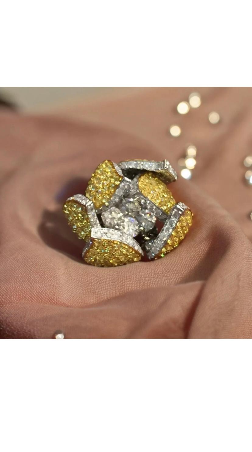 10,00 Karat Gelber Saphir- Diamant-Blumenring aus Gold mit Blumen im Angebot 2