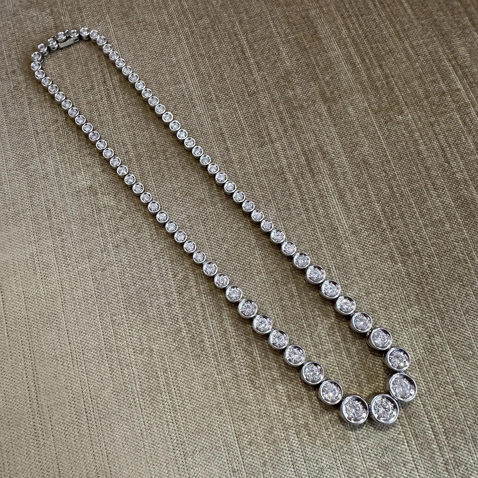 Taglio rotondo 10.00 carats Bezel Set Diamond Tennis Necklace in Platinum 15 5/8