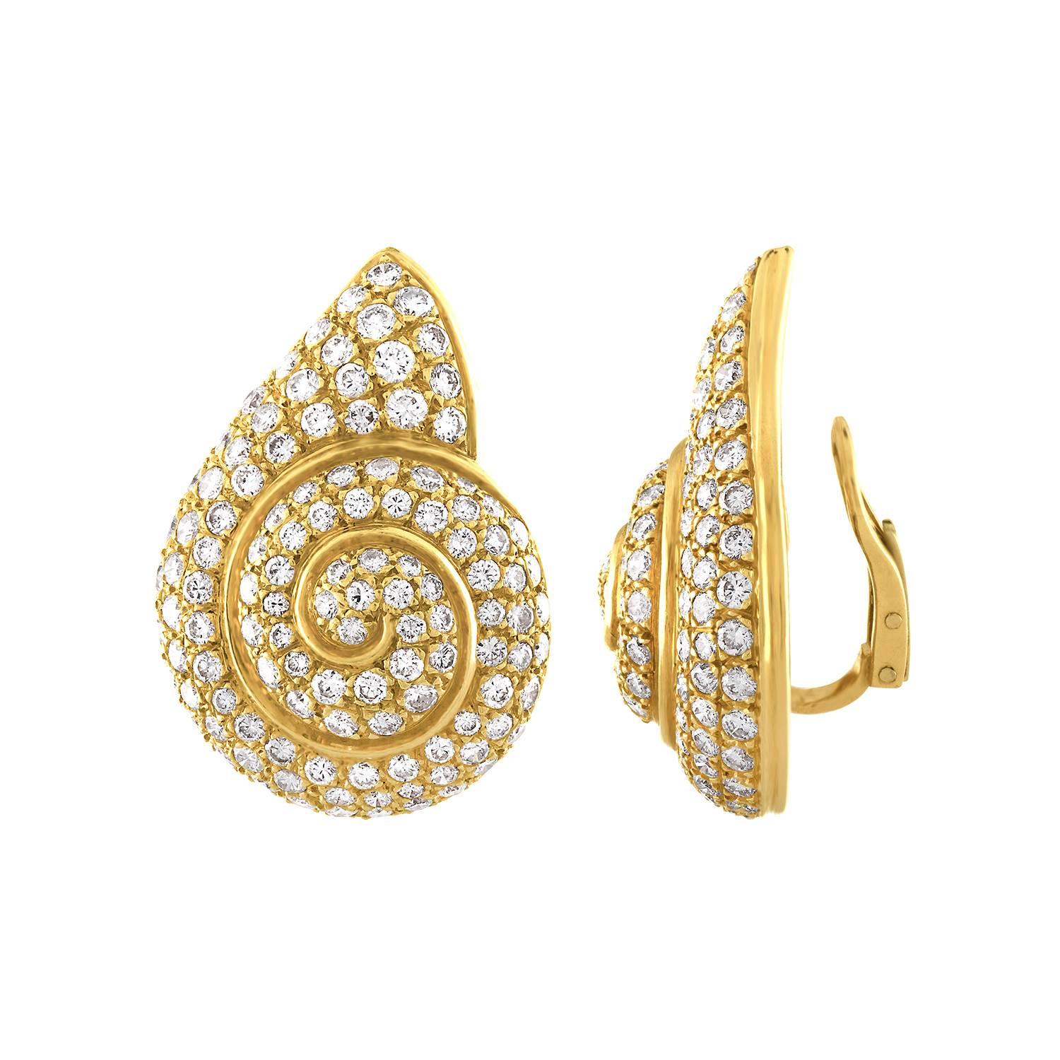 Stunning Clip-On Earrings
The earrings are 18K Yellow Gold.
There are 10.00 Carats in Diamonds G VS/SI
The earrings are shaped like snails.
The earrings are clip-on.
The earrings are made in England, with English hallmarks and makers marks.
The