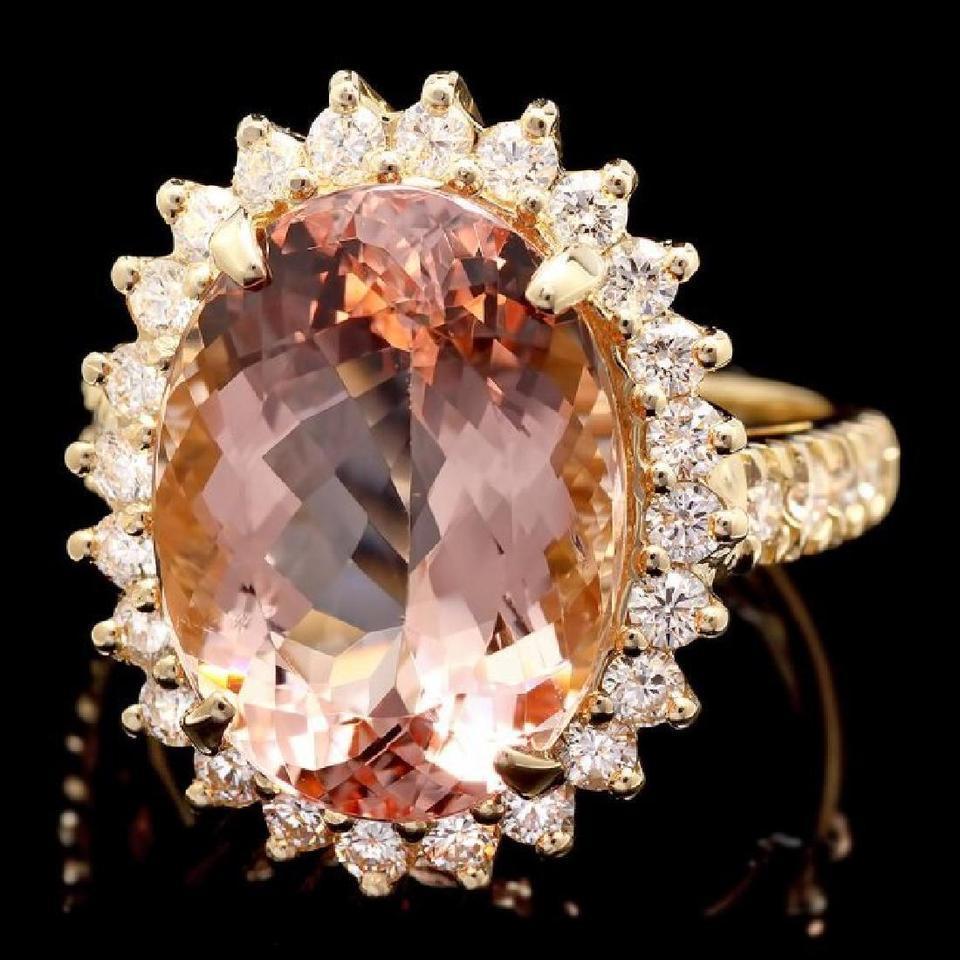 10.00 Carat Exquisite Natural Morganite and Diamond 14K Solid Yellow Gold Ring In New Condition For Sale In Los Angeles, CA