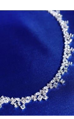 Contemporary 10.00ct Mixed Shape Diamond Necklace in 18K Gold