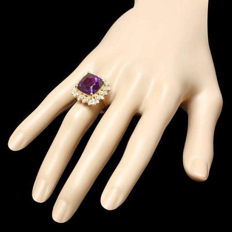 10.00 Carats Natural Amethyst and Diamond 14k Solid Yellow Gold Ring In New Condition For Sale In Los Angeles, CA