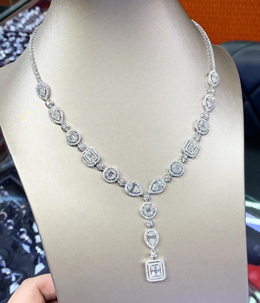 10,00 Carati di Diamanti Naturali Collana Illusione in Oro 18k in vendita 1