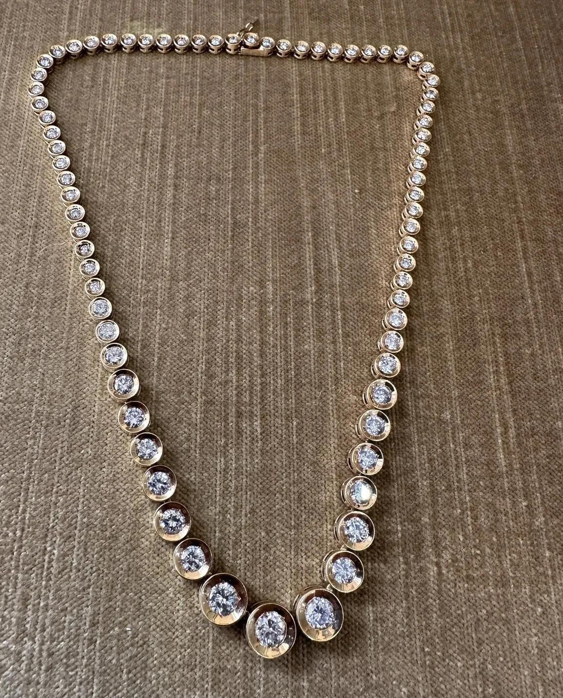 Women's or Men's 10.00 Carats Total Weight Diamond Tennis Necklace in 18k Yellow Gold For Sale