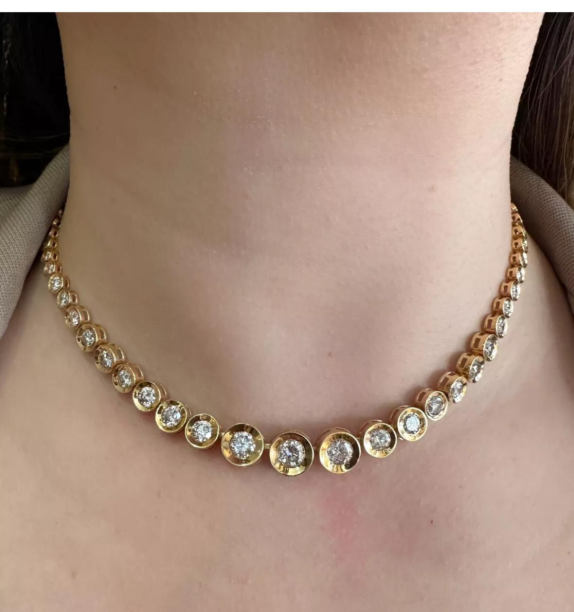 10.00 Carats Total Weight Diamond Tennis Necklace in 18k Yellow Gold In Excellent Condition For Sale In La Jolla, CA