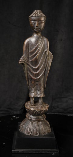 Buddha coreano di 1000 anni fa. Solida fusione, molto fine, alta 12 pollici. 10292