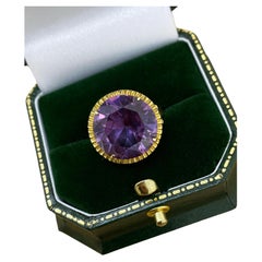 Anillo Retro Solitario de Amatista Púrpura Real Redonda de 10,00 ct en Oro Amarillo de 14K
