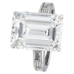 10.01 Carat Emerald Diamond Ring 18K Gold Grand Palais Radiance