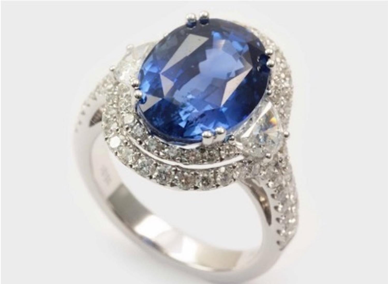10.01 Unheated Blue Oval Sapphire (Madagascar) and diamonds ring - GRS Certified (Ovalschliff) im Angebot