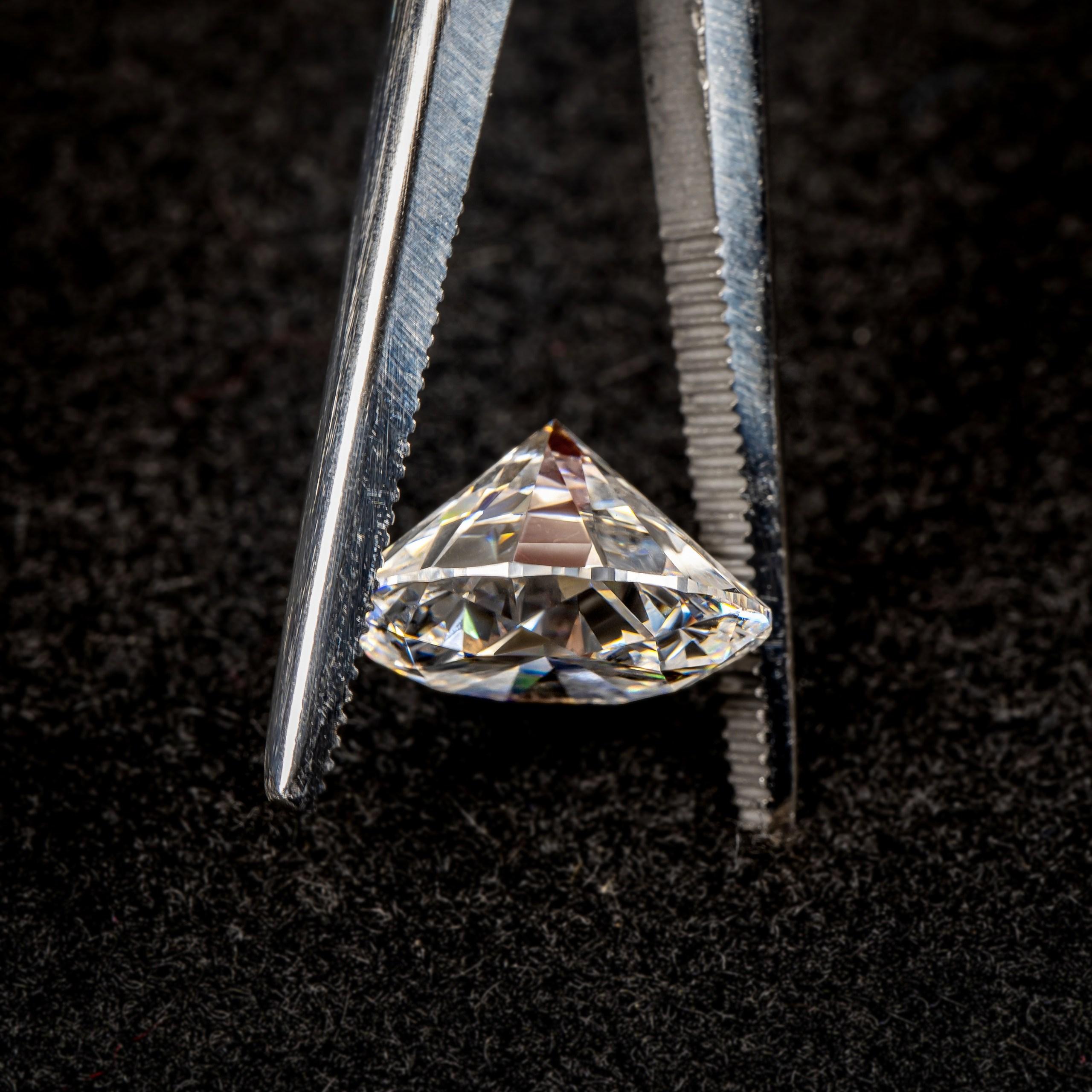 Femenino o masculino Diamante suelto de 10,02 quilates, talla brillante redondo, color D, IF, certificado por GIA en venta