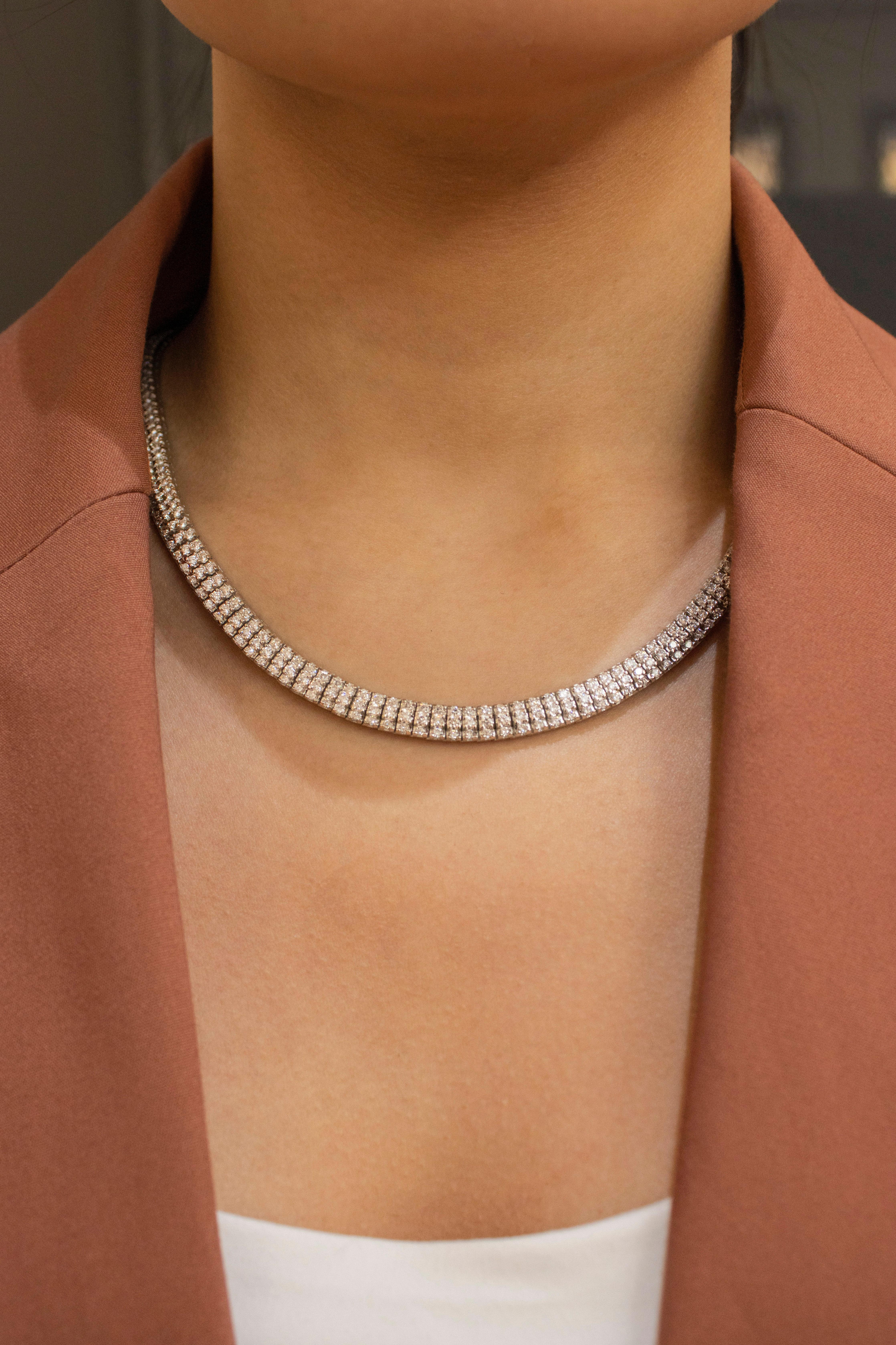 10,02 Karat Dreireihige Diamant-Halskette  (Zeitgenössisch) im Angebot