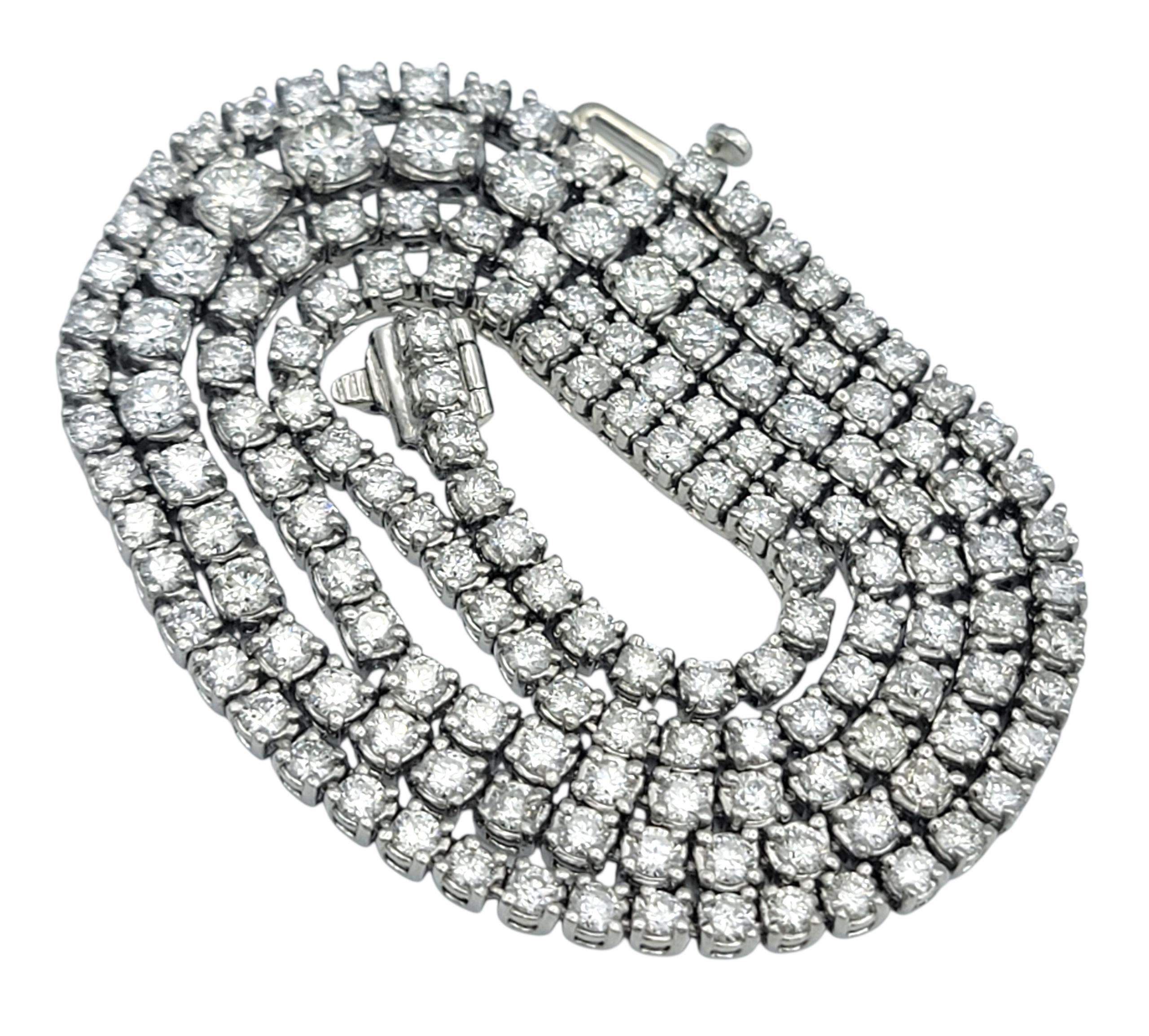 10.02 Carats Total Diamant rond brillant gradué Collier Tennis en Platine Pour femmes en vente