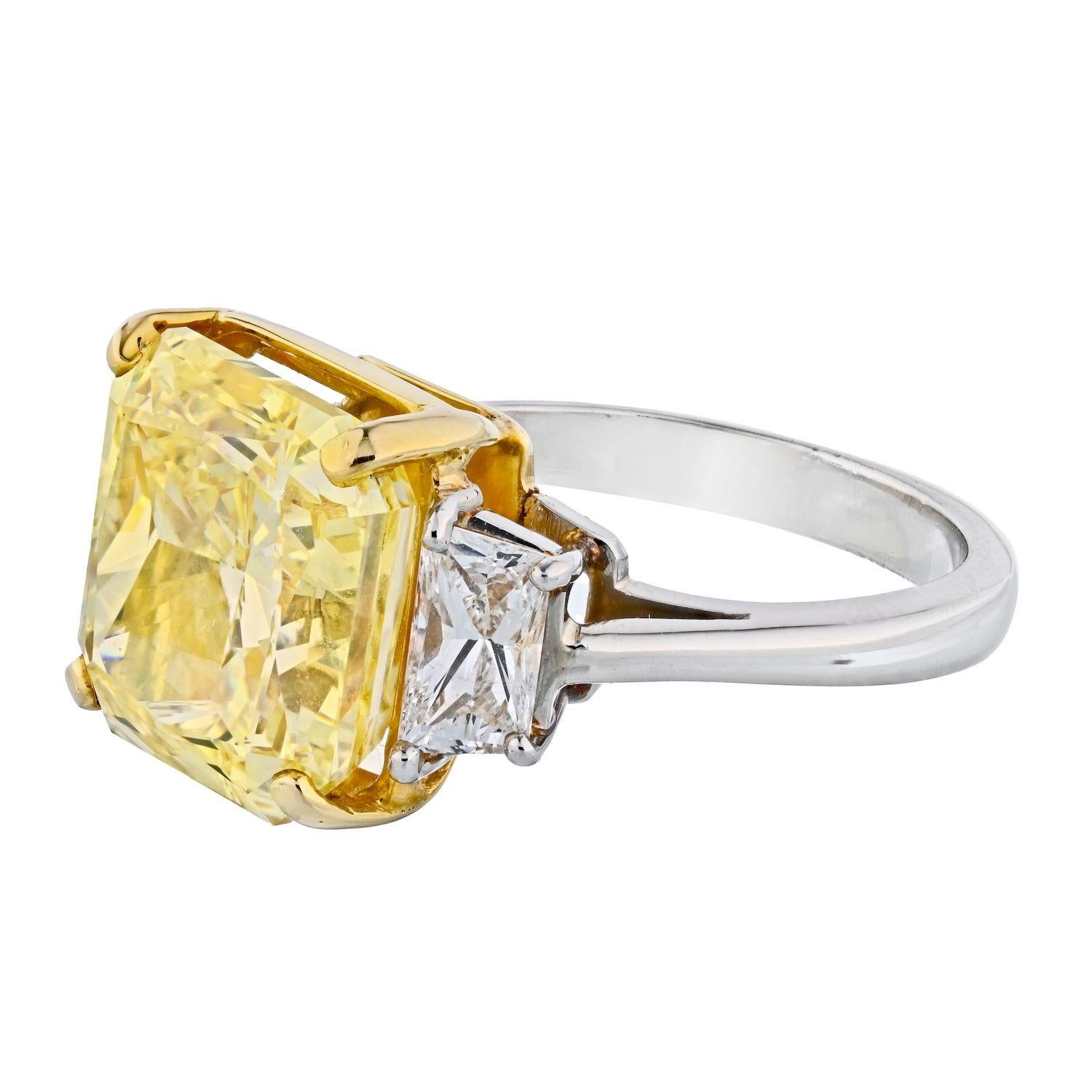 Women's 10.02 Ct Radiant Cut Platinum Fancy Yellow Three Stone Diamond Engagement Ring For Sale