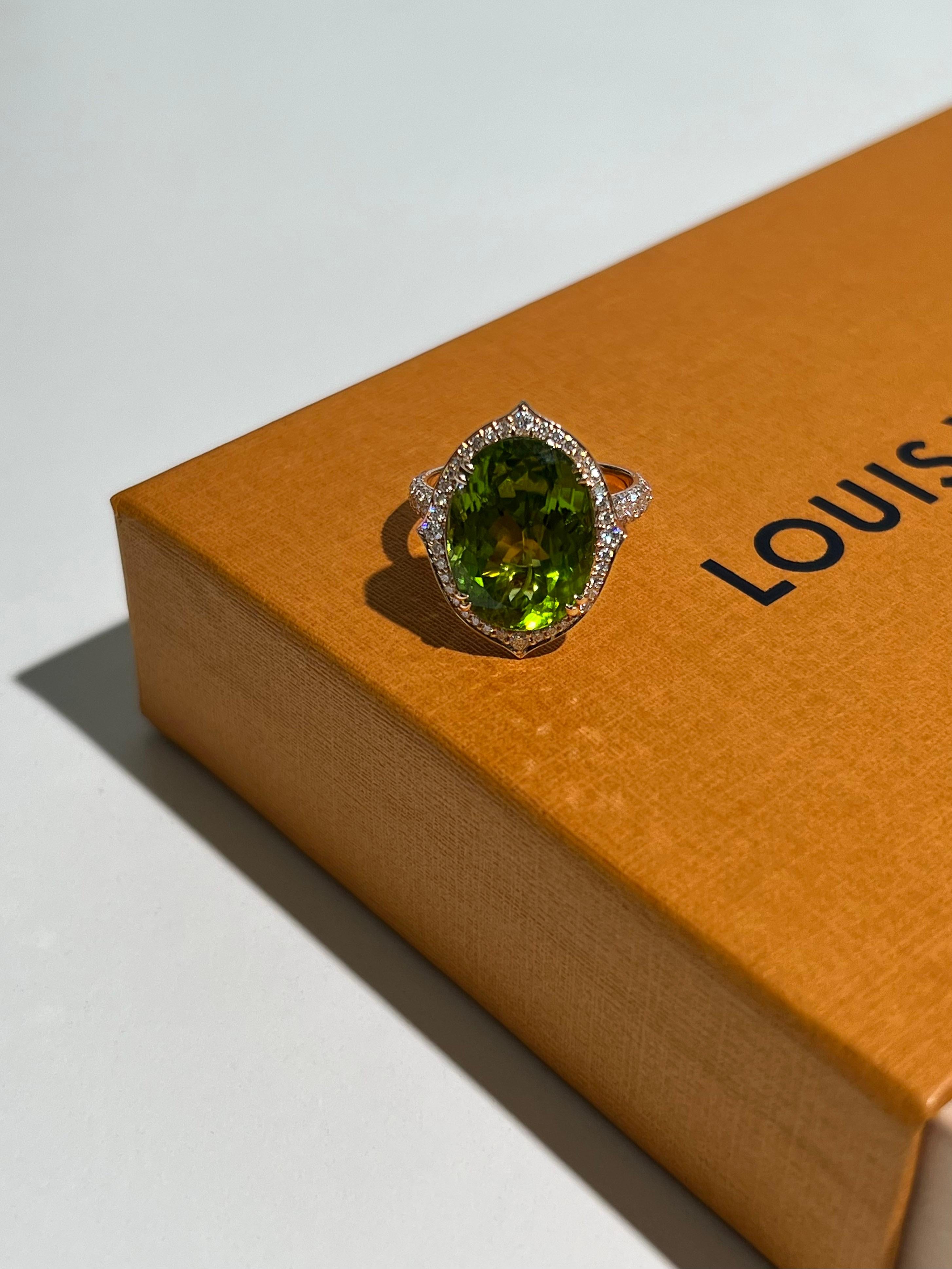 10.03 Carat Peridot and Diamond Ring in 18K Rose Gold For Sale 2