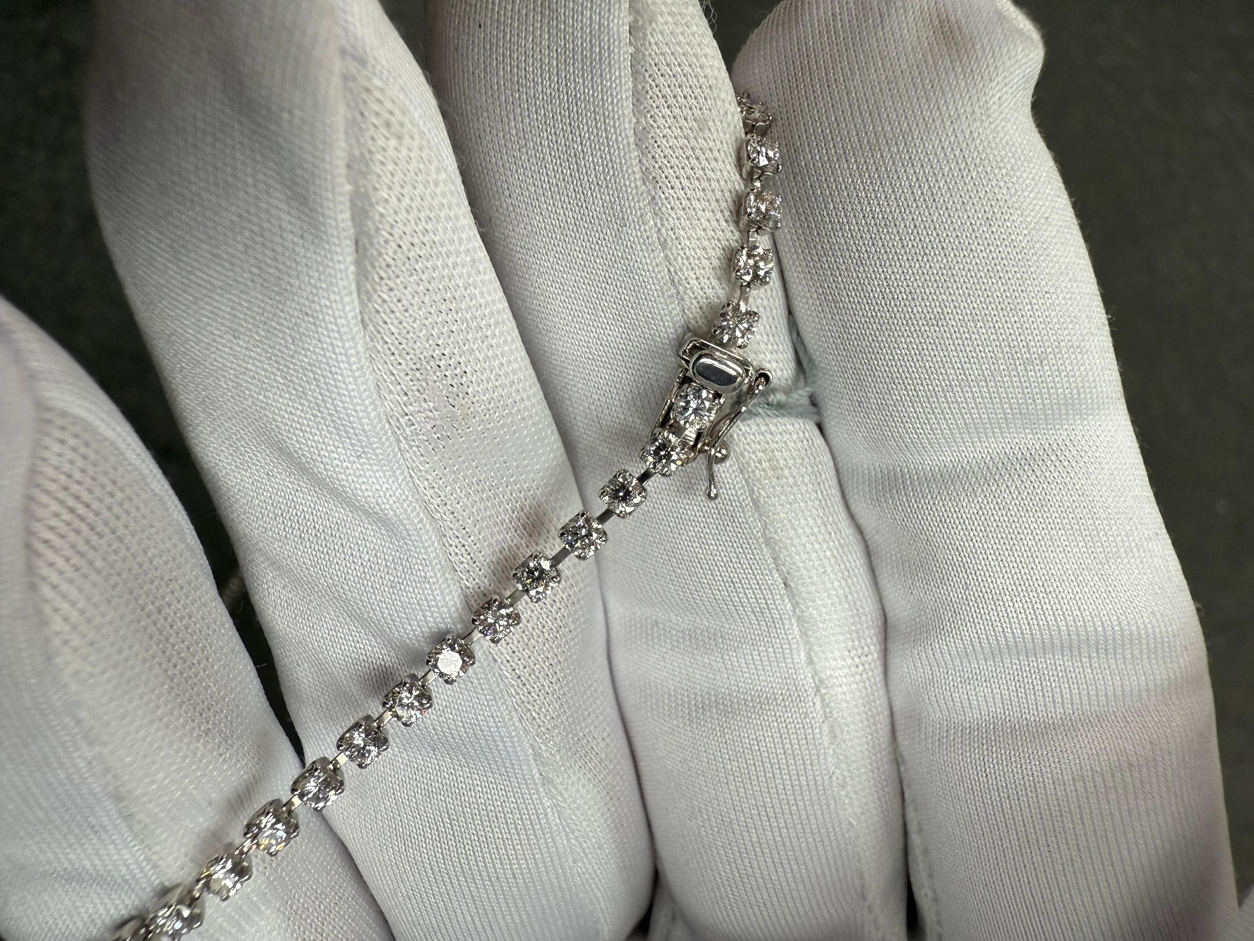 Collier Riviera en platine avec 10,03 carats de diamants en vente 8