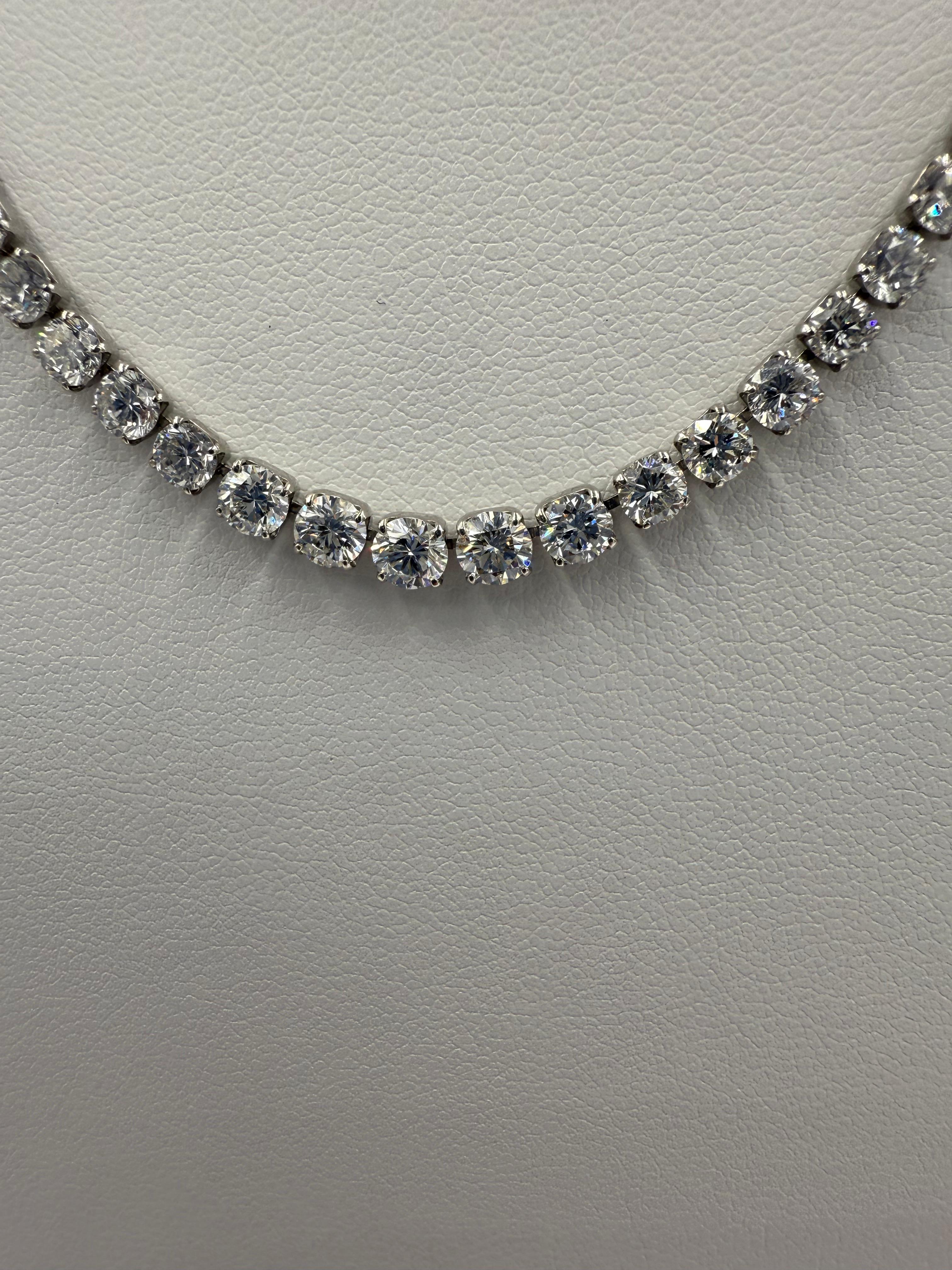 Collier Riviera en platine avec 10,03 carats de diamants en vente 2