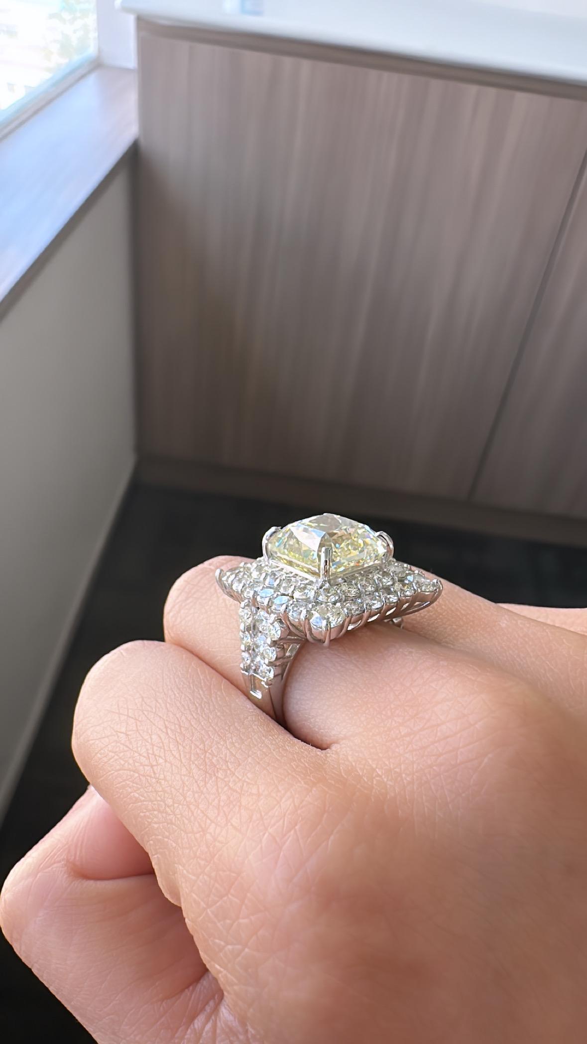 10.03 carats, Very Light Yellow, VS2 clarity, Princess Diamond Engagement Ring For Sale 6