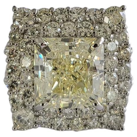 10.03 carats, Very Light Yellow, VS2 clarity, Princess Diamond Engagement Ring For Sale