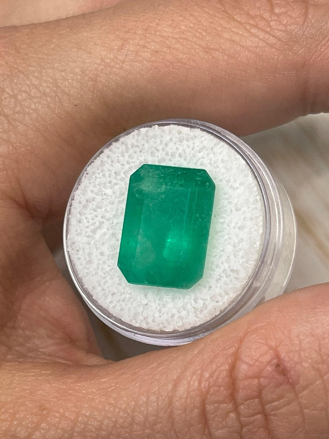 10.03ct Fine Muzo Green Emerald Cut Colombian Gem 15.5x12 Genuine May Birthstone In New Condition For Sale In Jupiter, FL