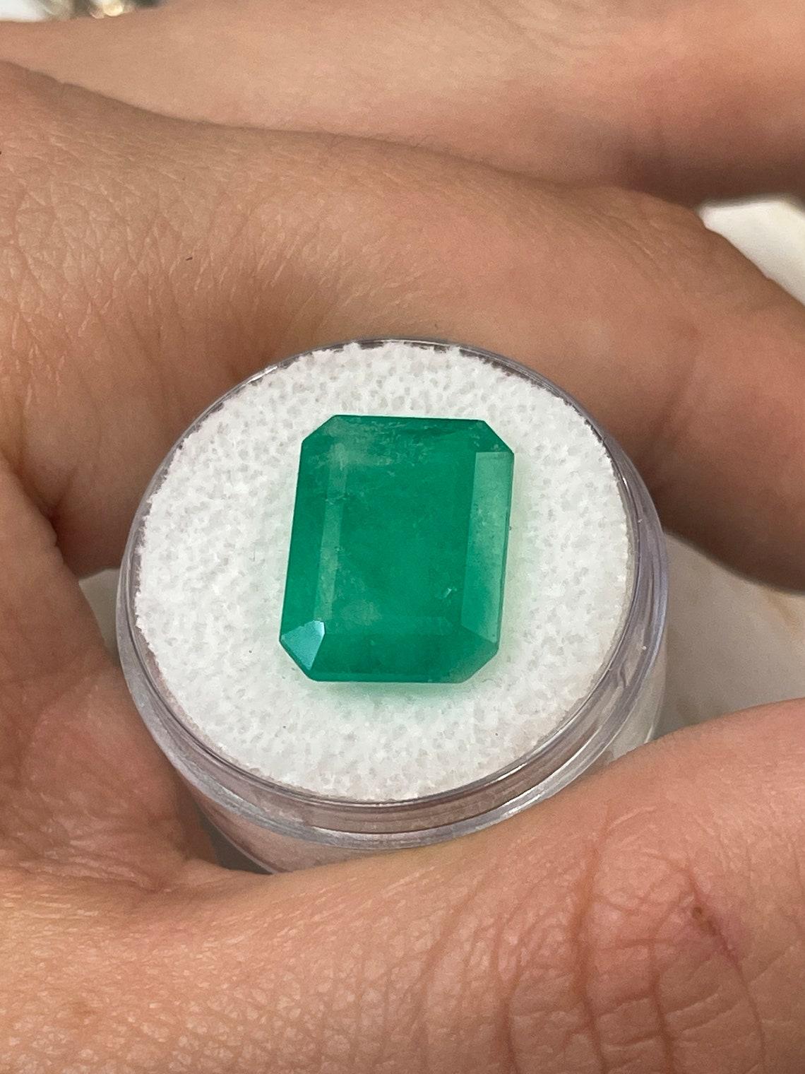 Women's or Men's 10.03ct Fine Muzo Green Emerald Cut Colombian Gem 15.5x12 Genuine May Birthstone For Sale