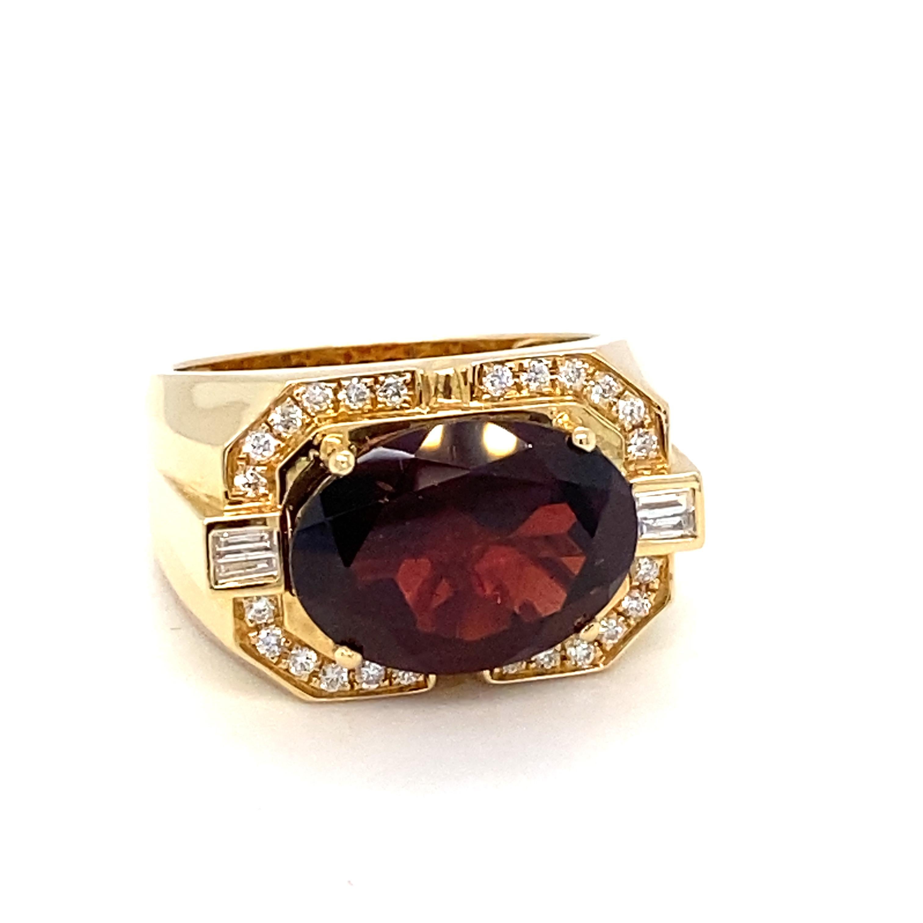 Contemporary 10.04 Carat Natural Oval Garnet Yellow Gold Men's Ring  For Sale
