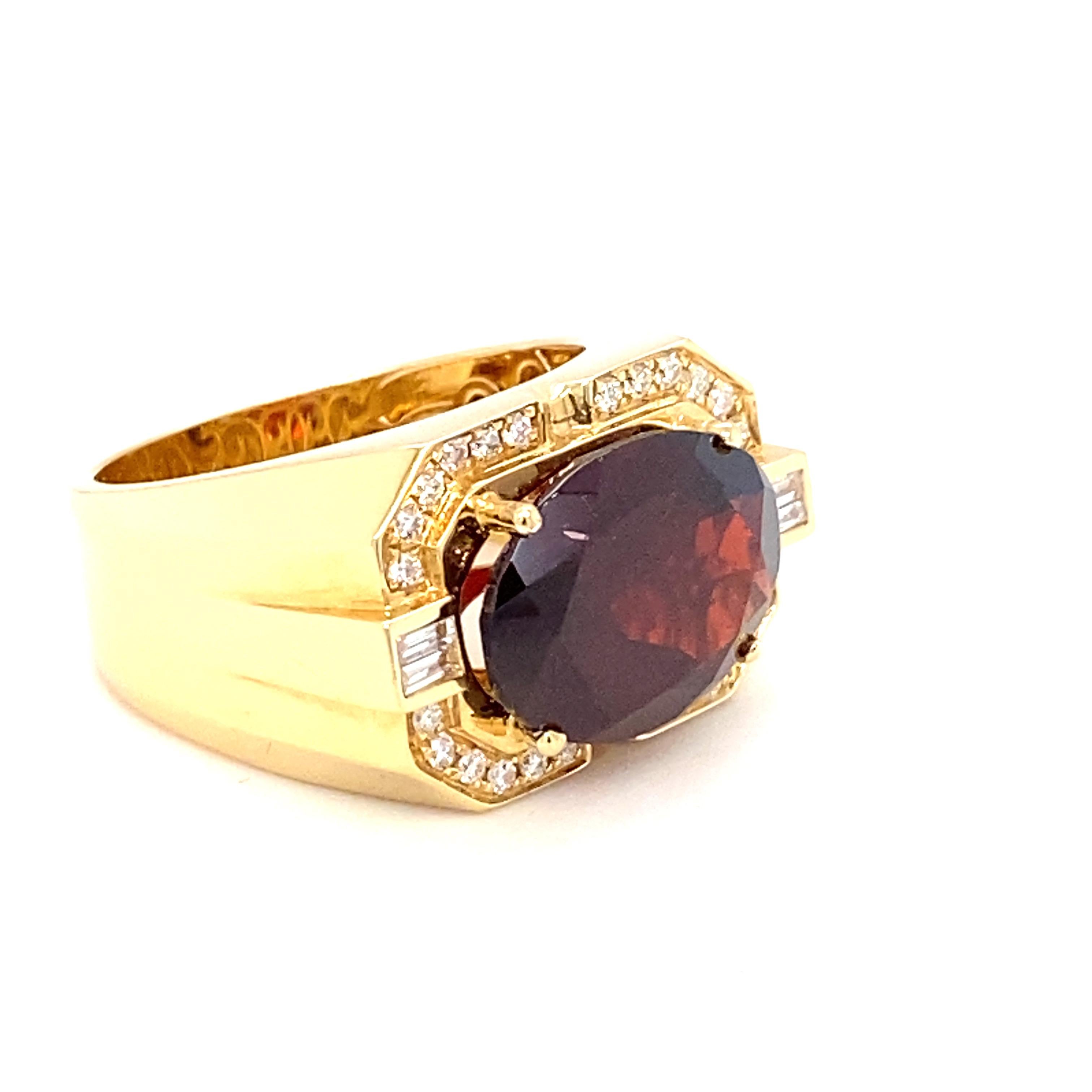 10.04 Carat Natural Oval Garnet Yellow Gold Men's Ring  In New Condition For Sale In Trumbull, CT