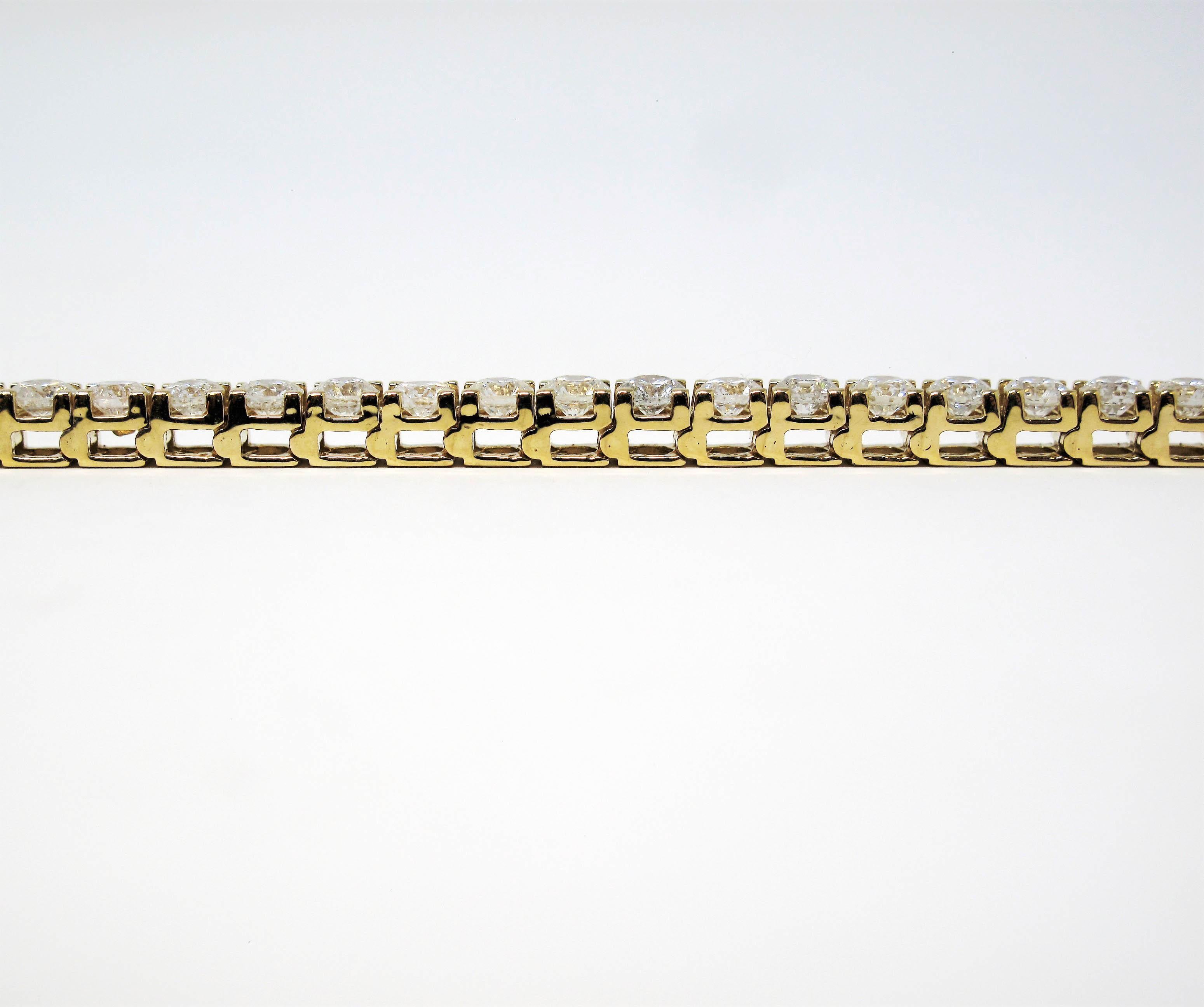 10.04 Carats Total Round Brilliant Diamond Tennis Bracelet 14 Karat Yellow Gold For Sale 2