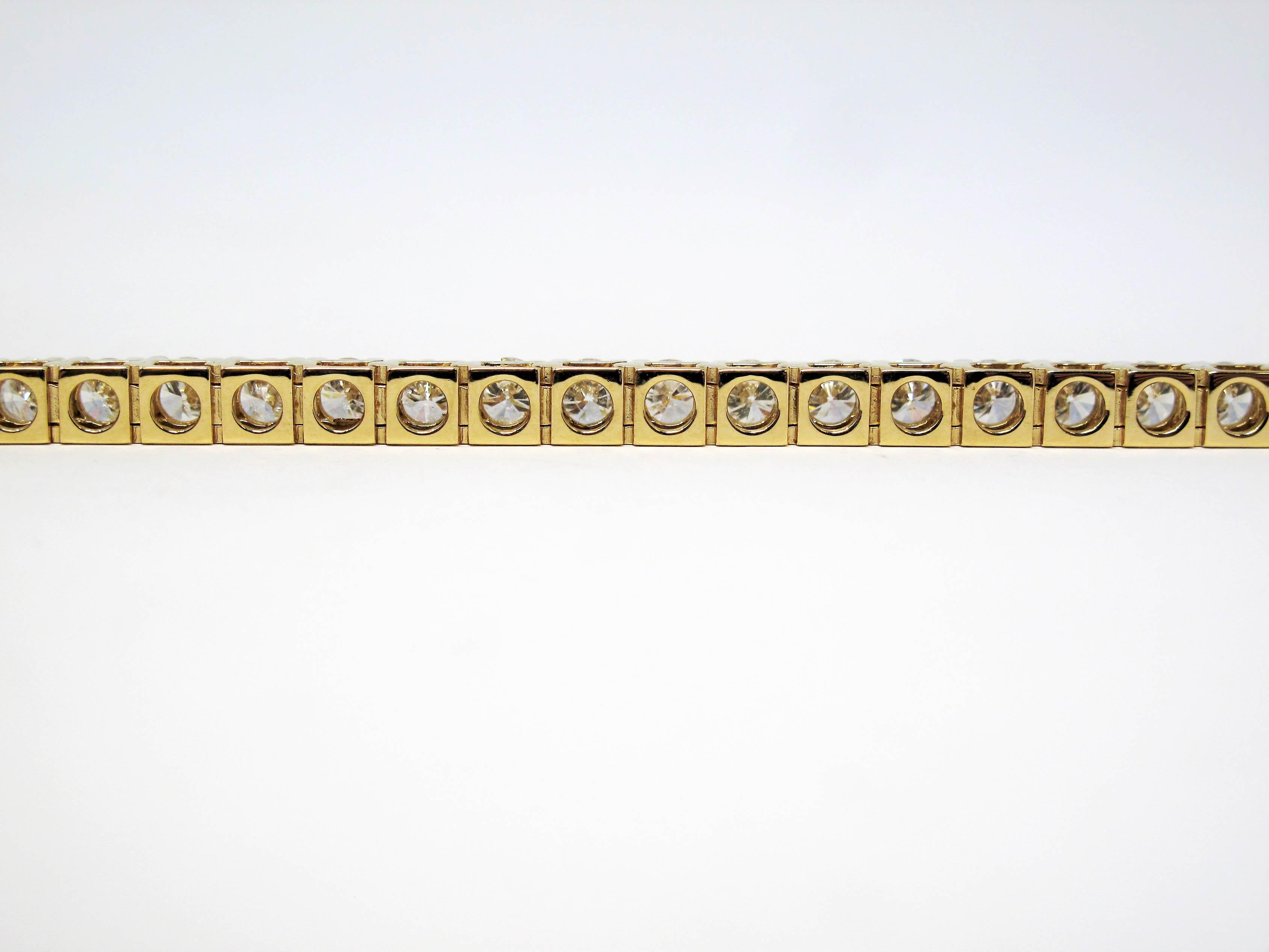 10.04 Carats Total Round Brilliant Diamond Tennis Bracelet 14 Karat Yellow Gold For Sale 4