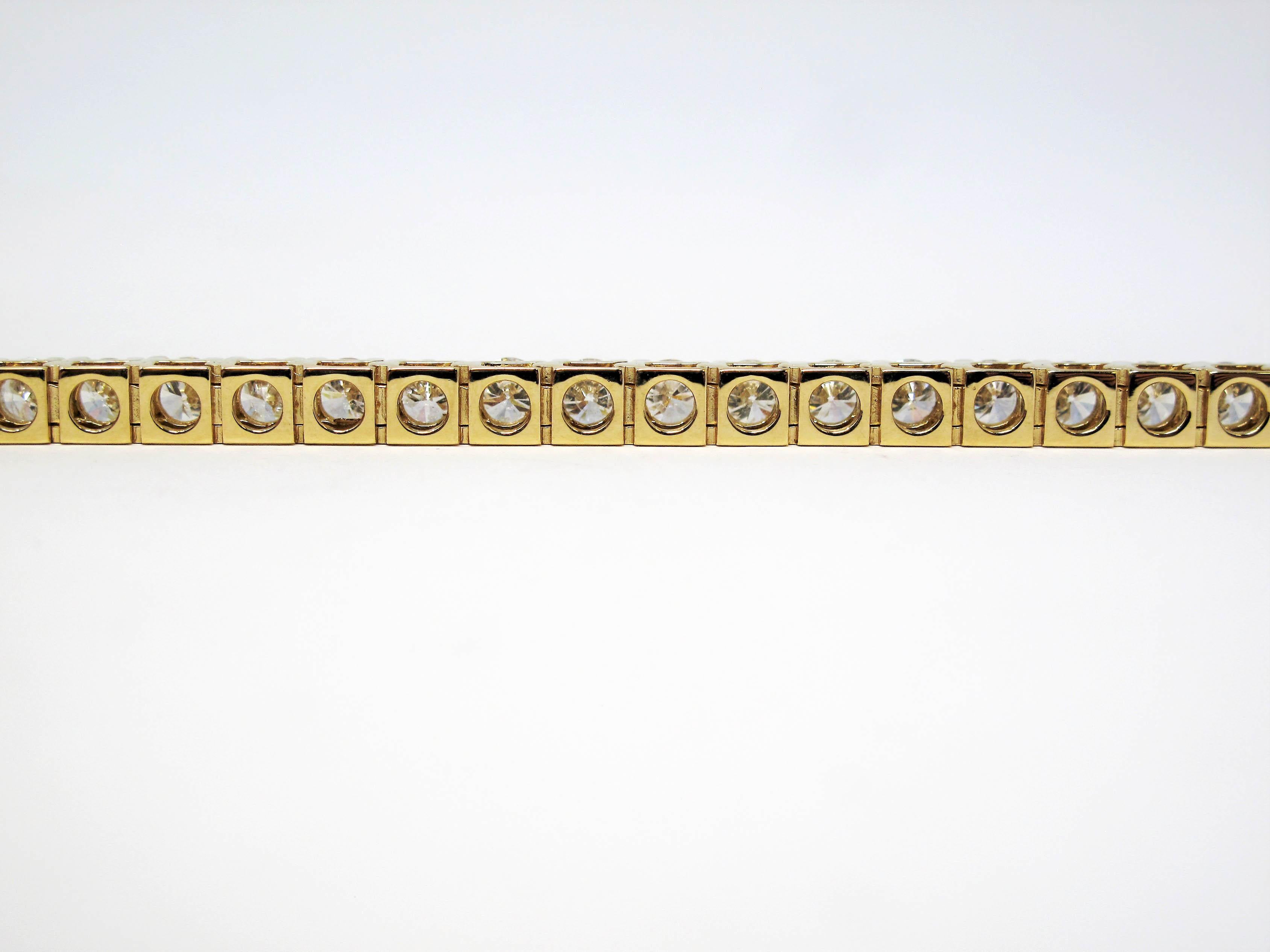 10,04 carati totali di diamanti tondi brillanti Bracciale tennis in oro giallo 14 carati in vendita 5