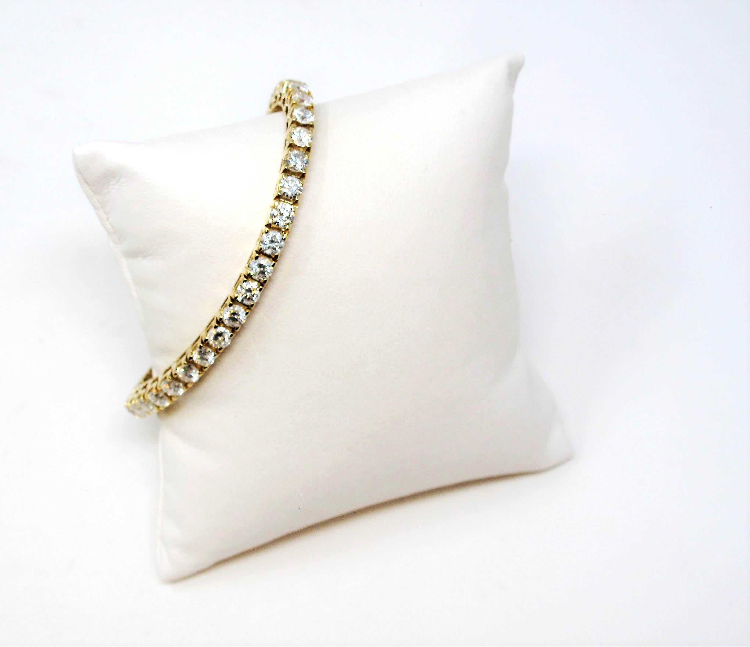 10,04 carati totali di diamanti tondi brillanti Bracciale tennis in oro giallo 14 carati in vendita 6