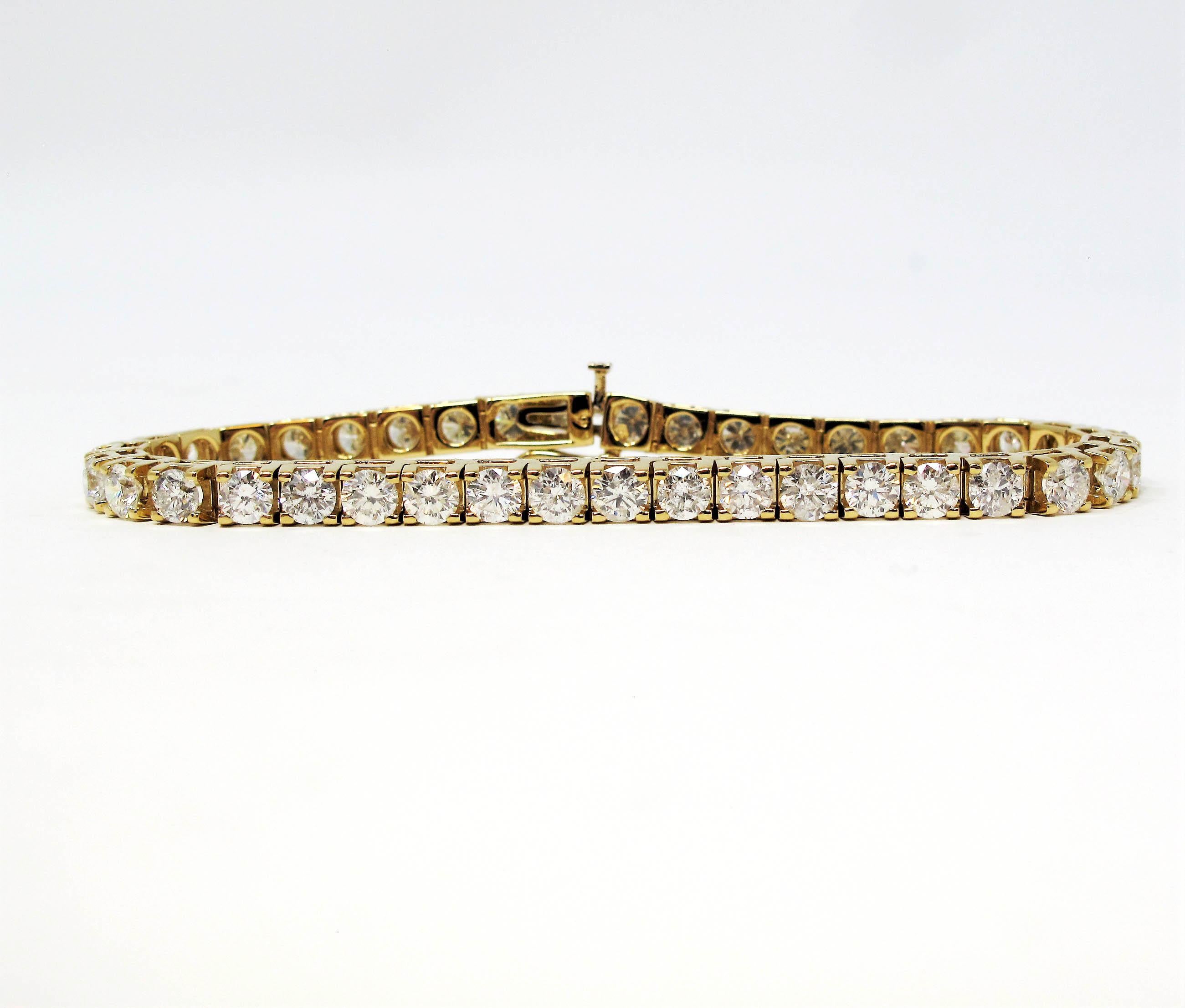 Contemporary 10.04 Carats Total Round Brilliant Diamond Tennis Bracelet 14 Karat Yellow Gold For Sale