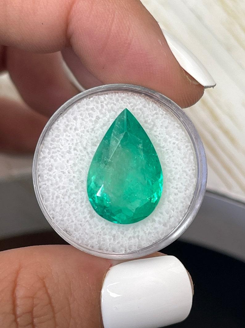 Smeraldo colombiano verde grande da 10,05 carati 20x13 - Gemma di maggio con taglio a pera In condizioni Nuovo in vendita a Jupiter, FL