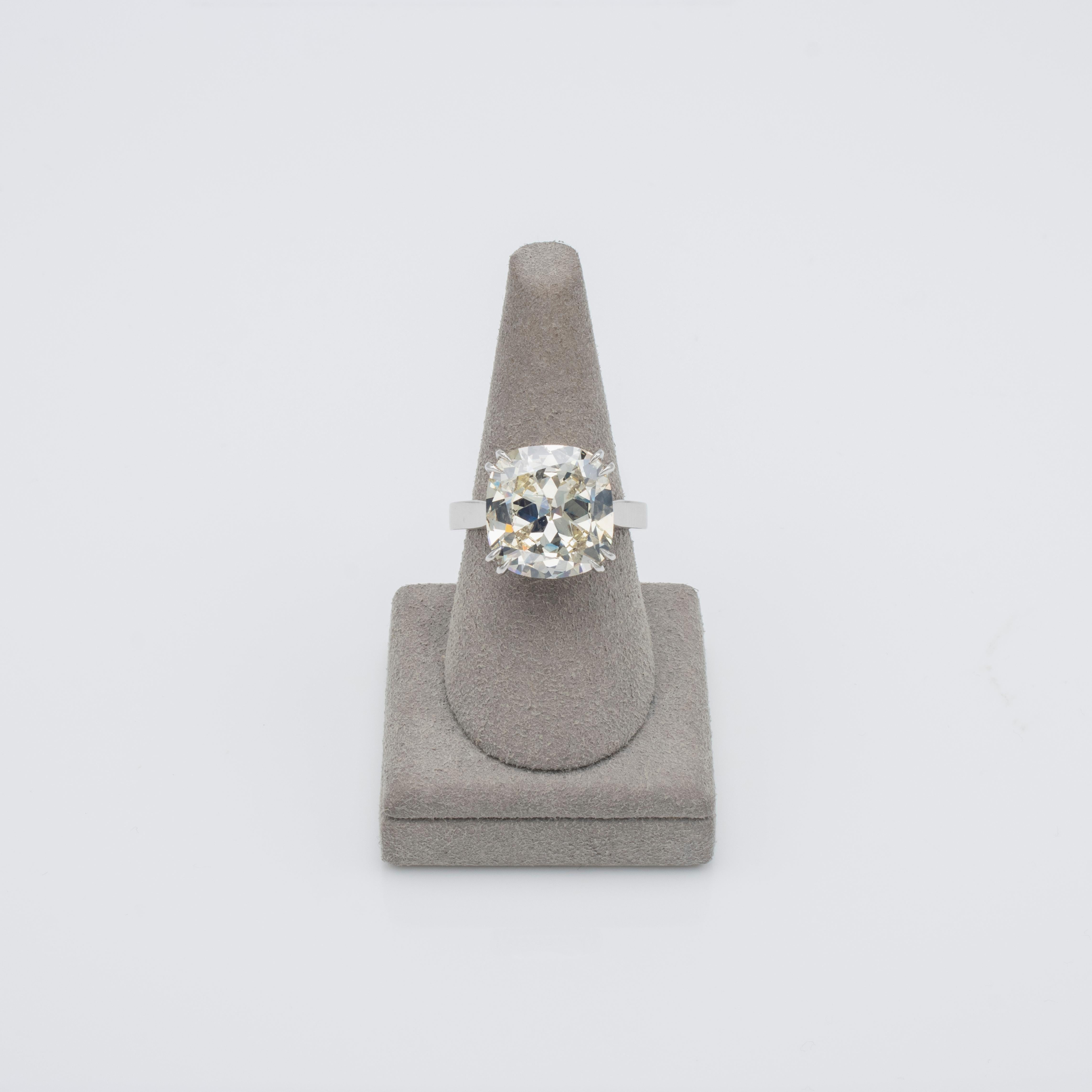 Women's Roman Malakov 10.05 Carats Total Cushion Cut Diamond Solitaire Engagement Ring For Sale