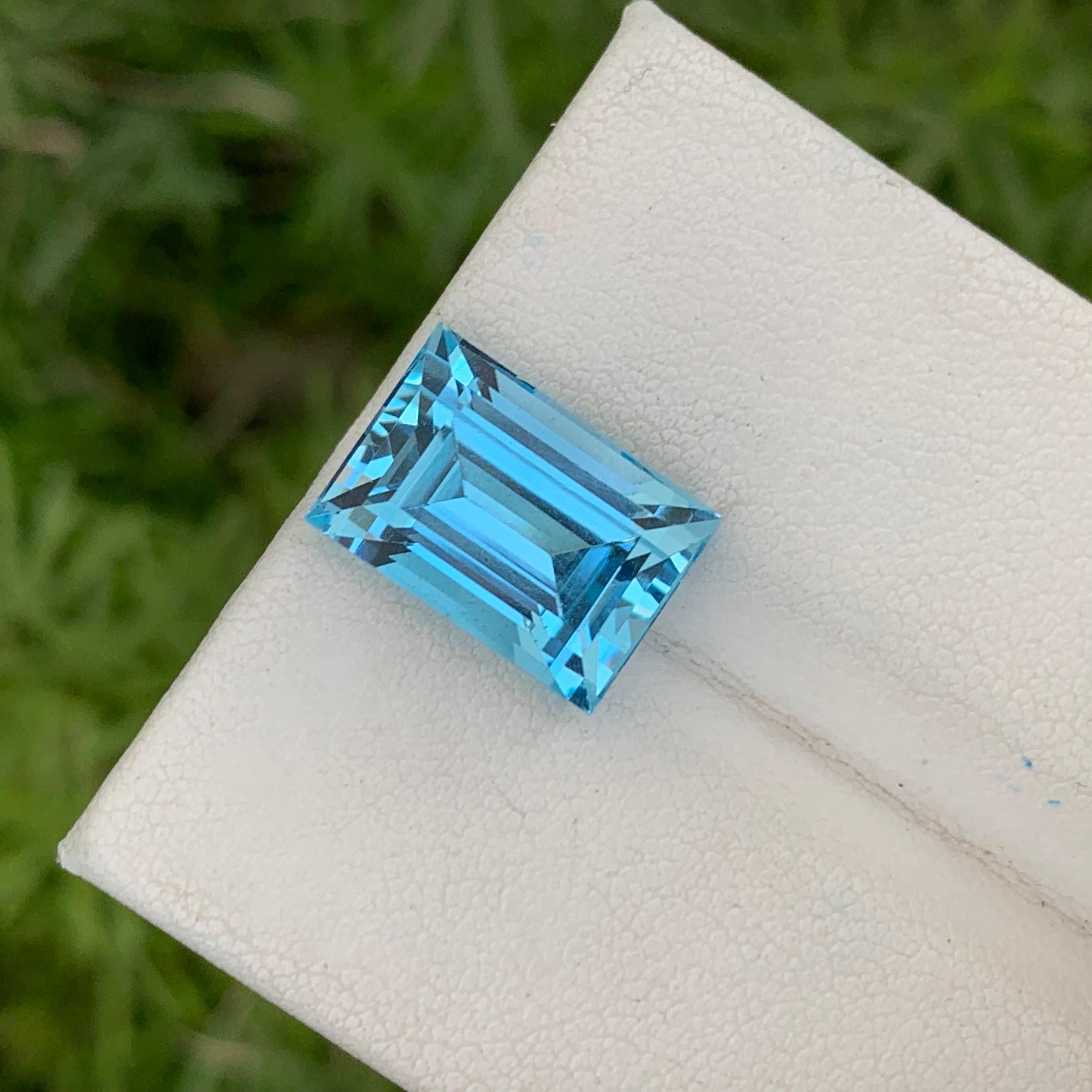 10.05 Carat Gorgeous Swiss Blue Topaz Baguette Shape Gem For Necklace  For Sale 6
