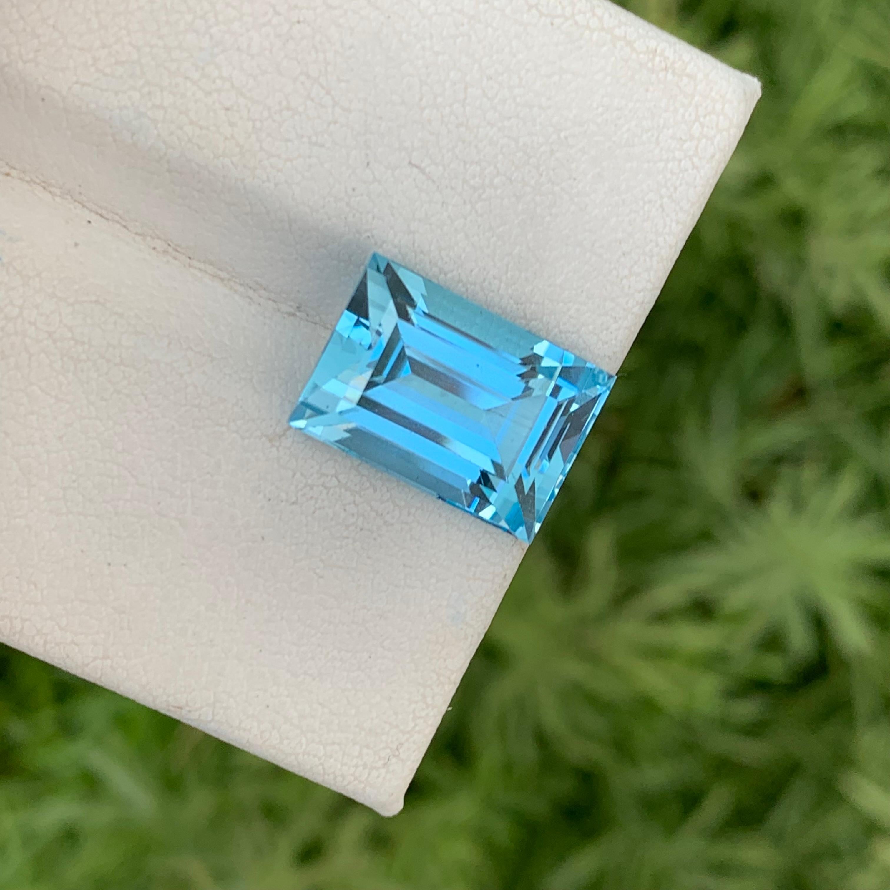 Women's or Men's 10.05 Carat Gorgeous Swiss Blue Topaz Baguette Shape Gem For Necklace  For Sale