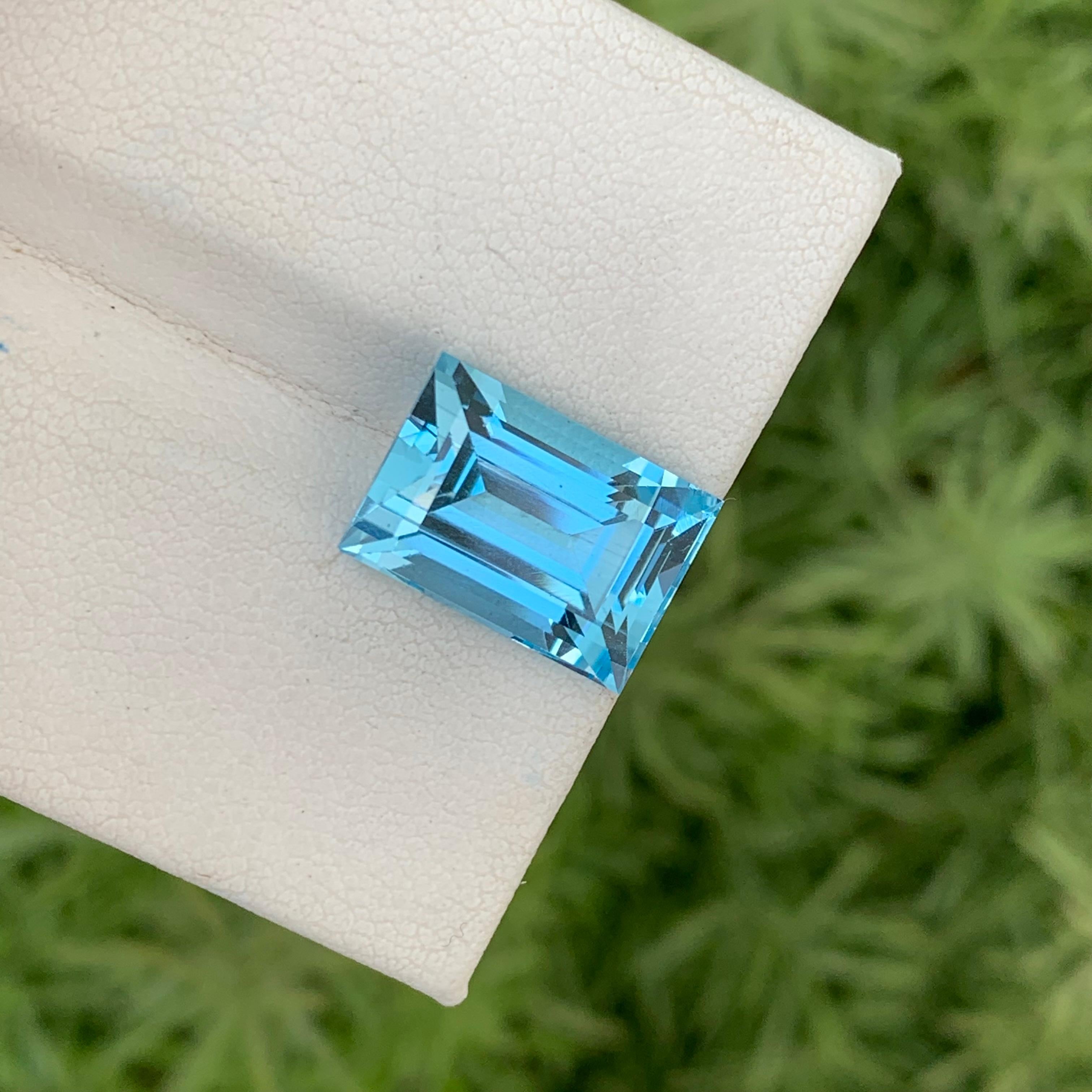 10.05 Carat Gorgeous Swiss Blue Topaz Baguette Shape Gem For Necklace  For Sale 1