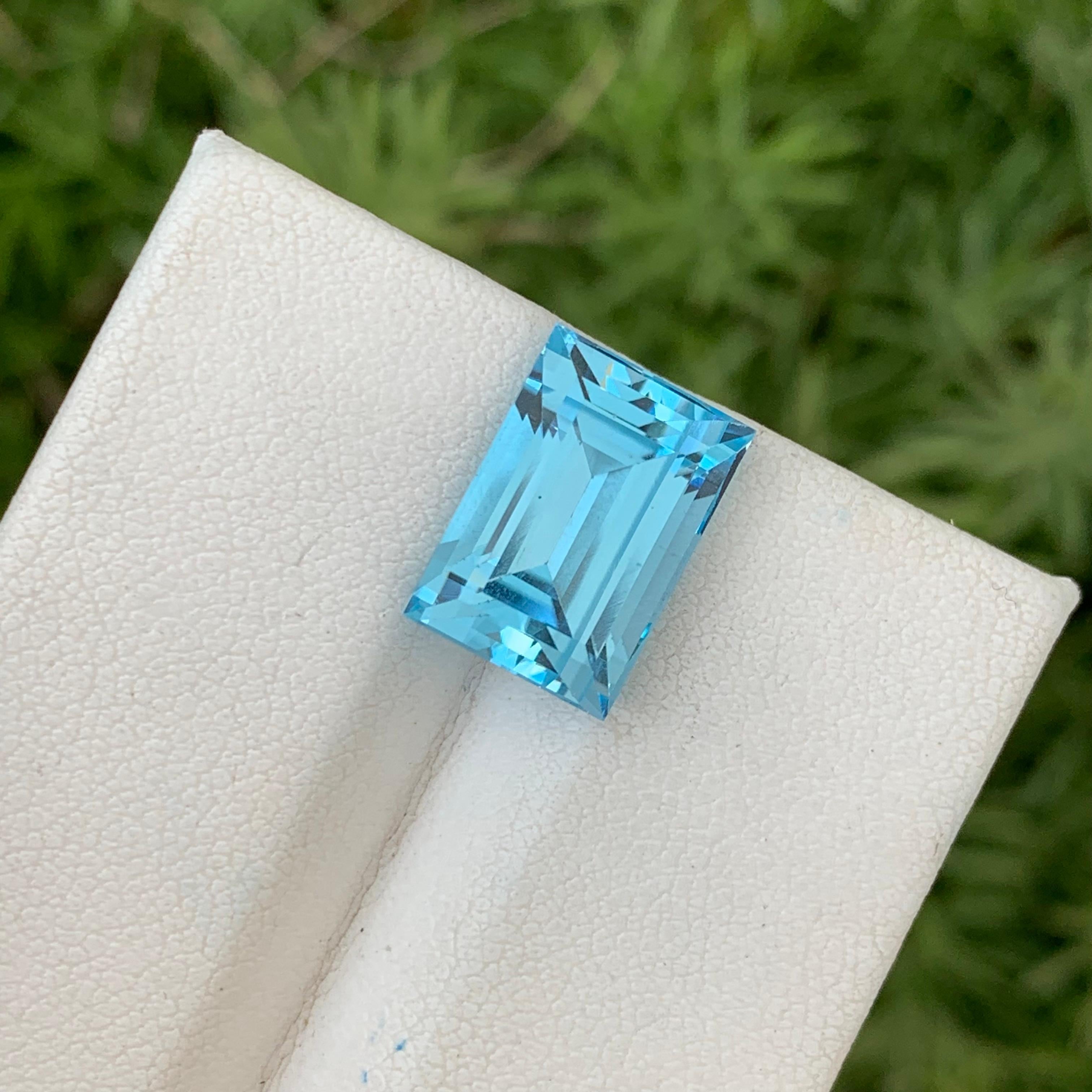 10.05 Carat Gorgeous Swiss Blue Topaz Baguette Shape Gem For Necklace  For Sale 3