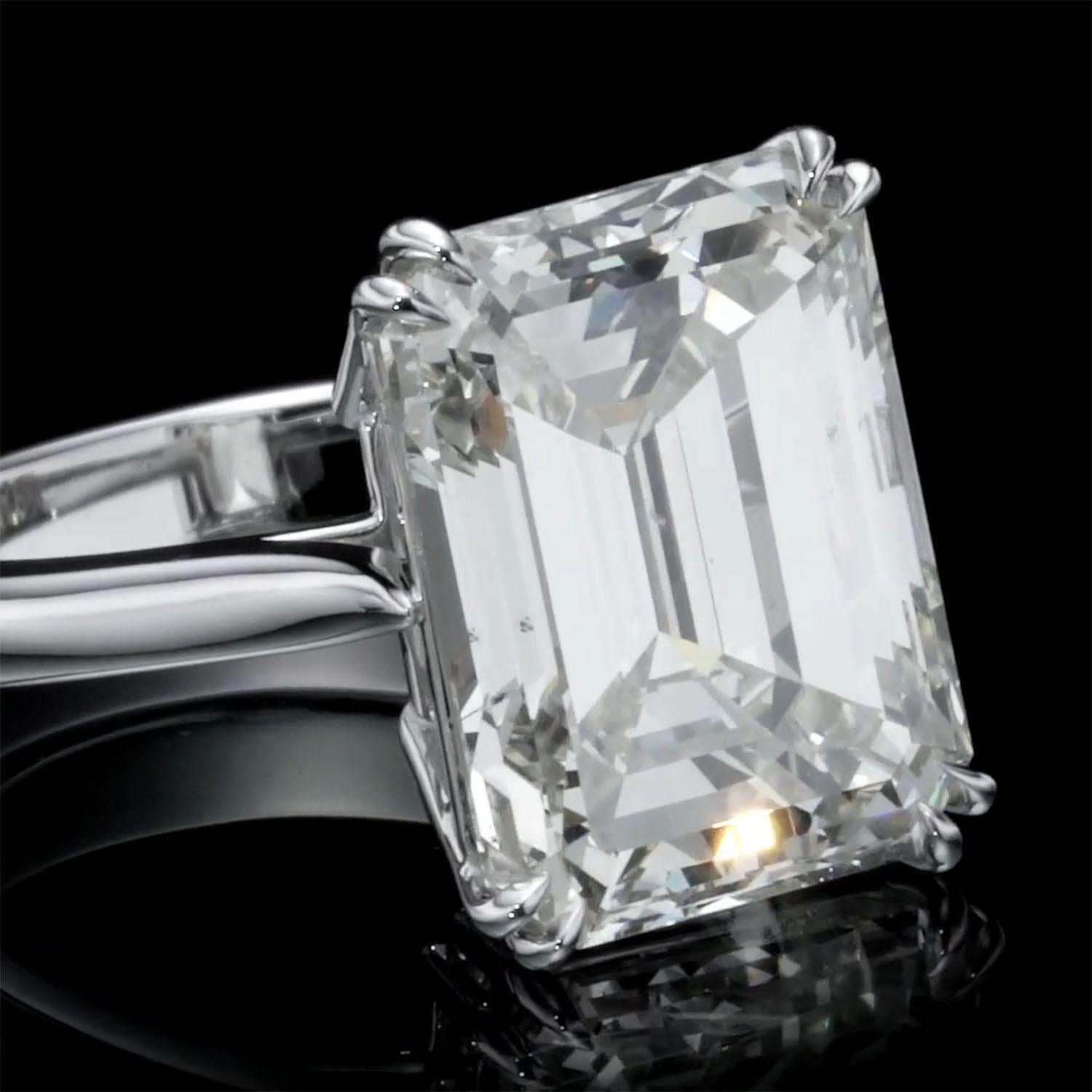 10.05 Carat Natural Diamond Ring Emerald Cut Color L Clarity SI1 For Sale 4