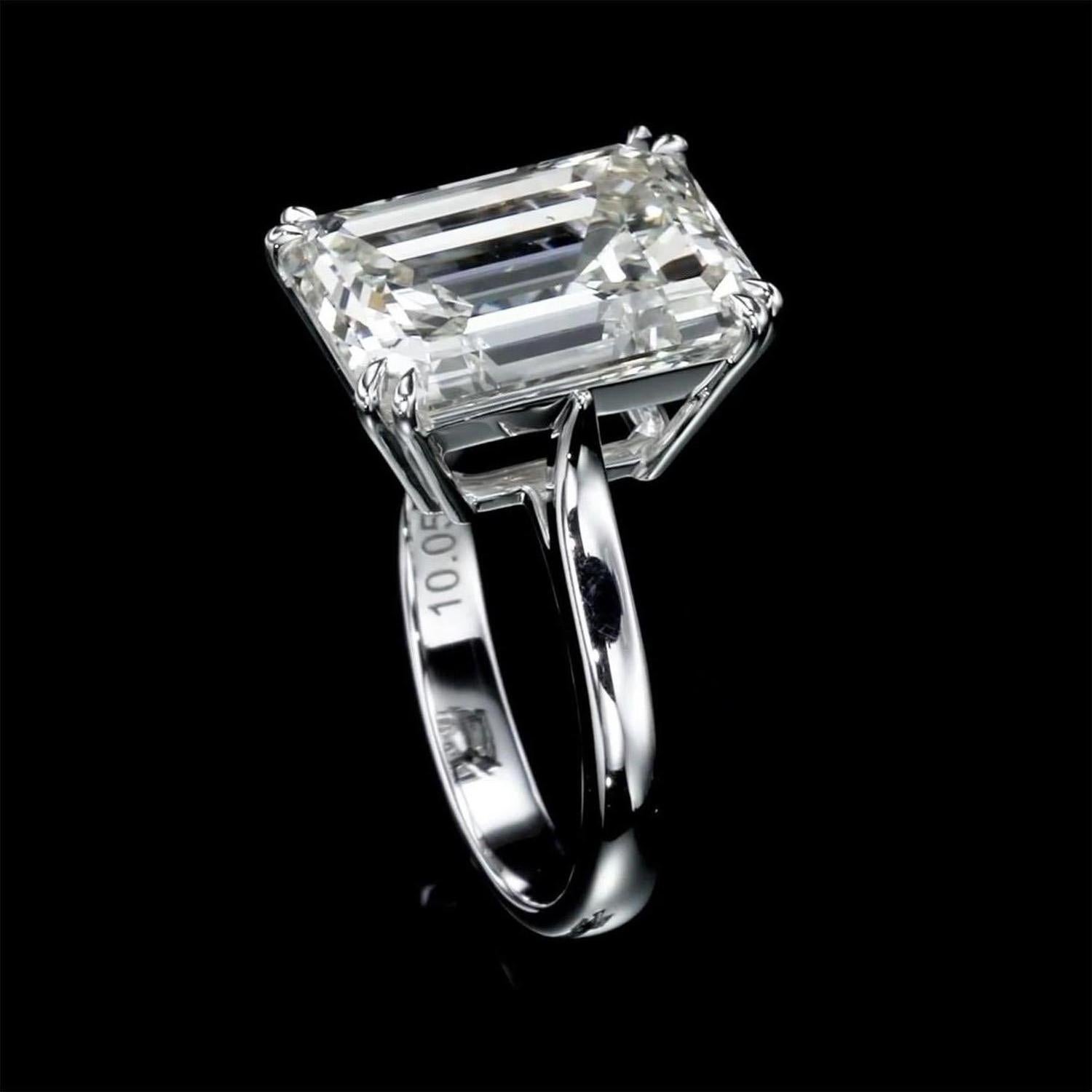 Women's 10.05 Carat Natural Diamond Ring Emerald Cut Color L Clarity SI1 For Sale