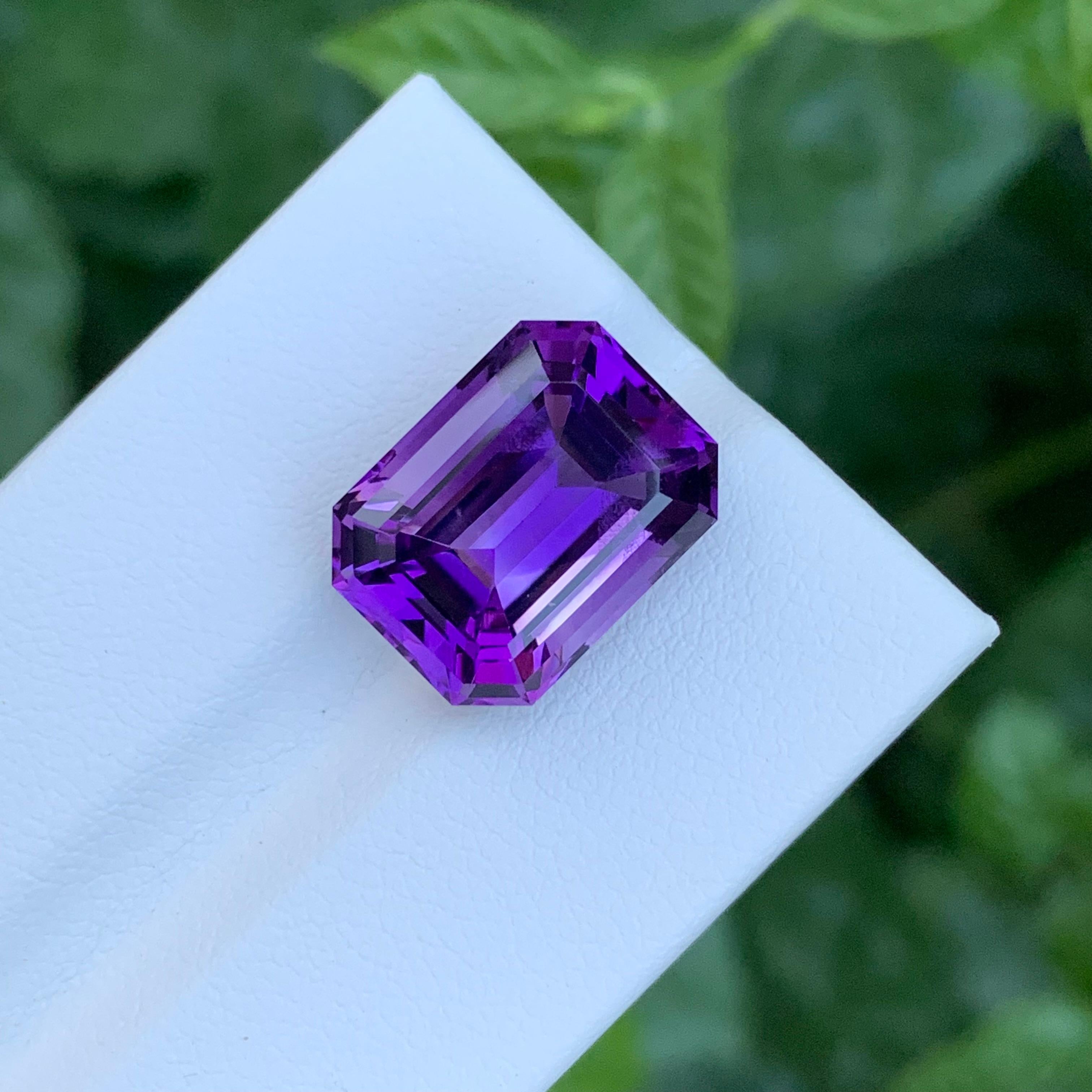 10.05 Karat natürlicher loser tief lila Amethyst Smaragd Form Edelstein für Damen oder Herren im Angebot