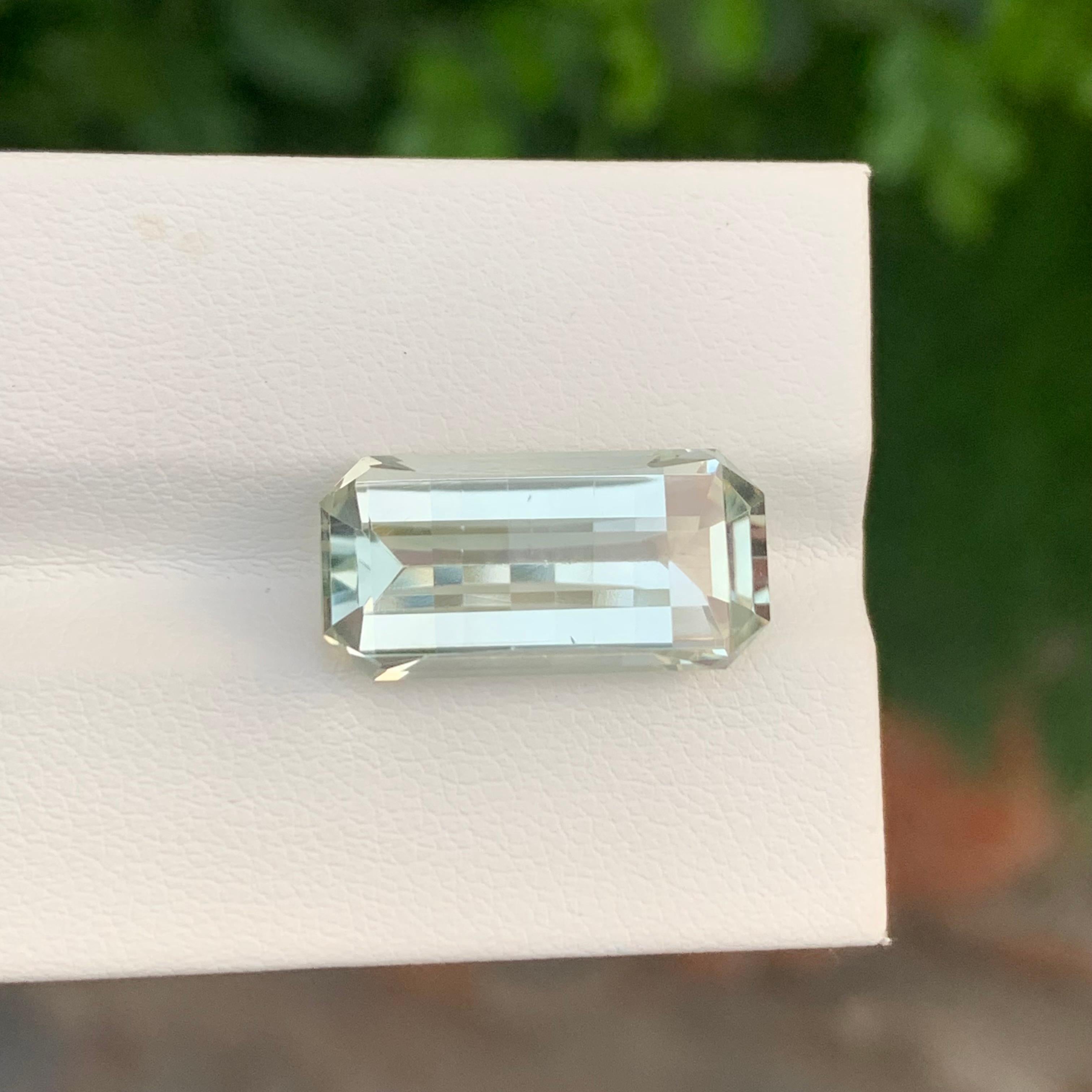 10.05 Carat Natural Loose Green Amethyst Pixel Cut Gem For Necklace In New Condition For Sale In Peshawar, PK